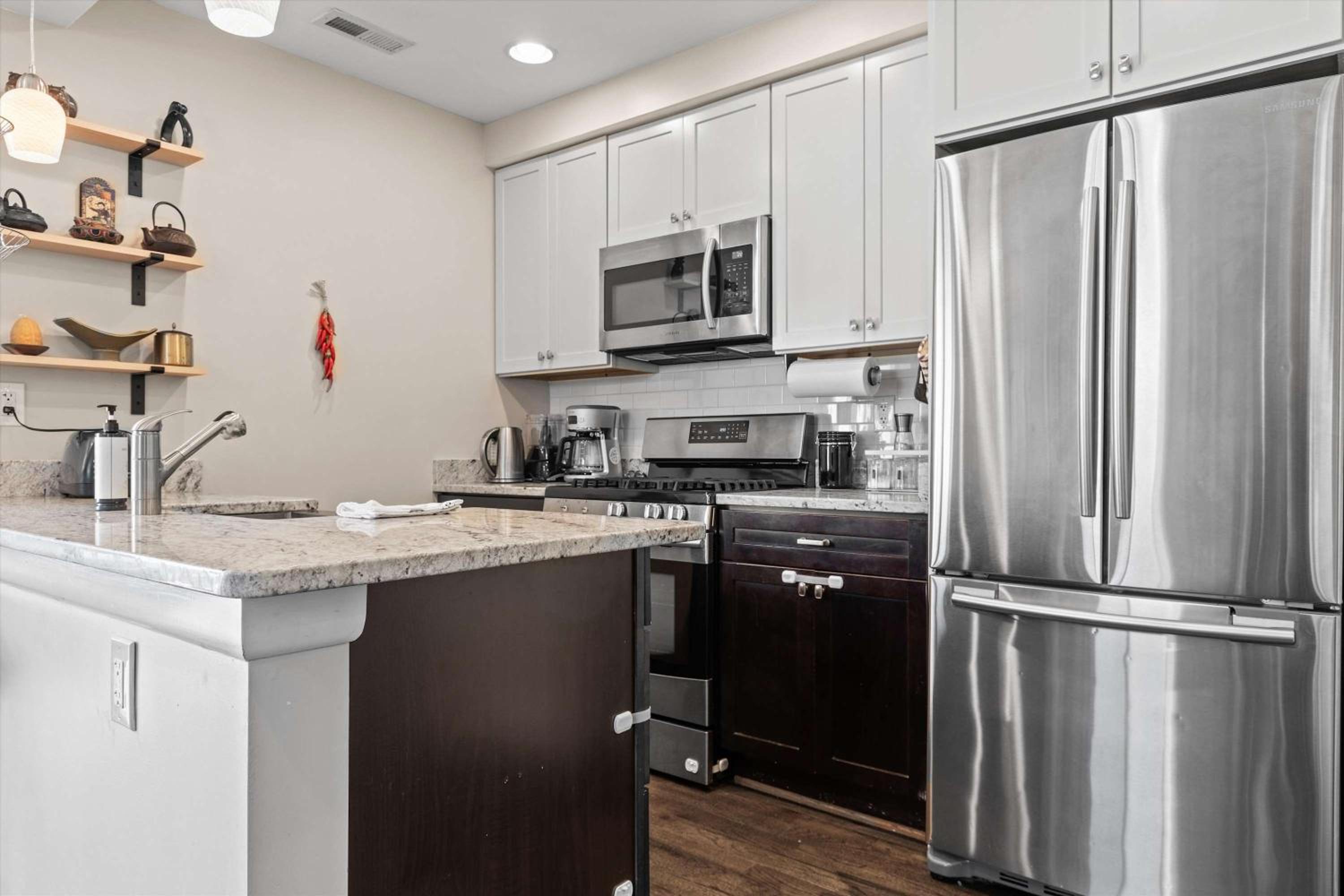 Entire 3-BR Row House in Peaceful Kingman Park DC view 5