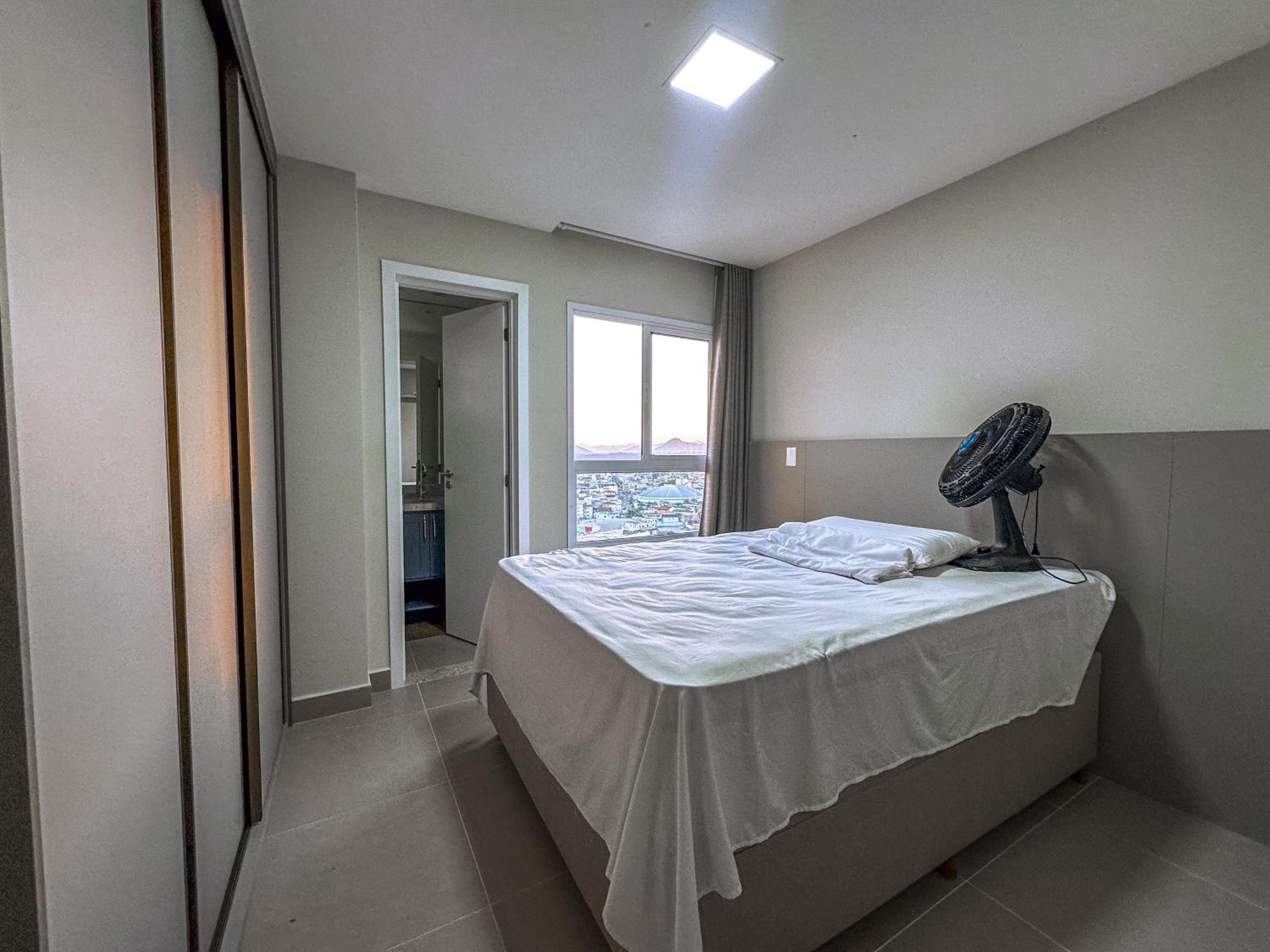 Apartamento uma quadra do mar, linda vista Praia do Morro 2 quartos