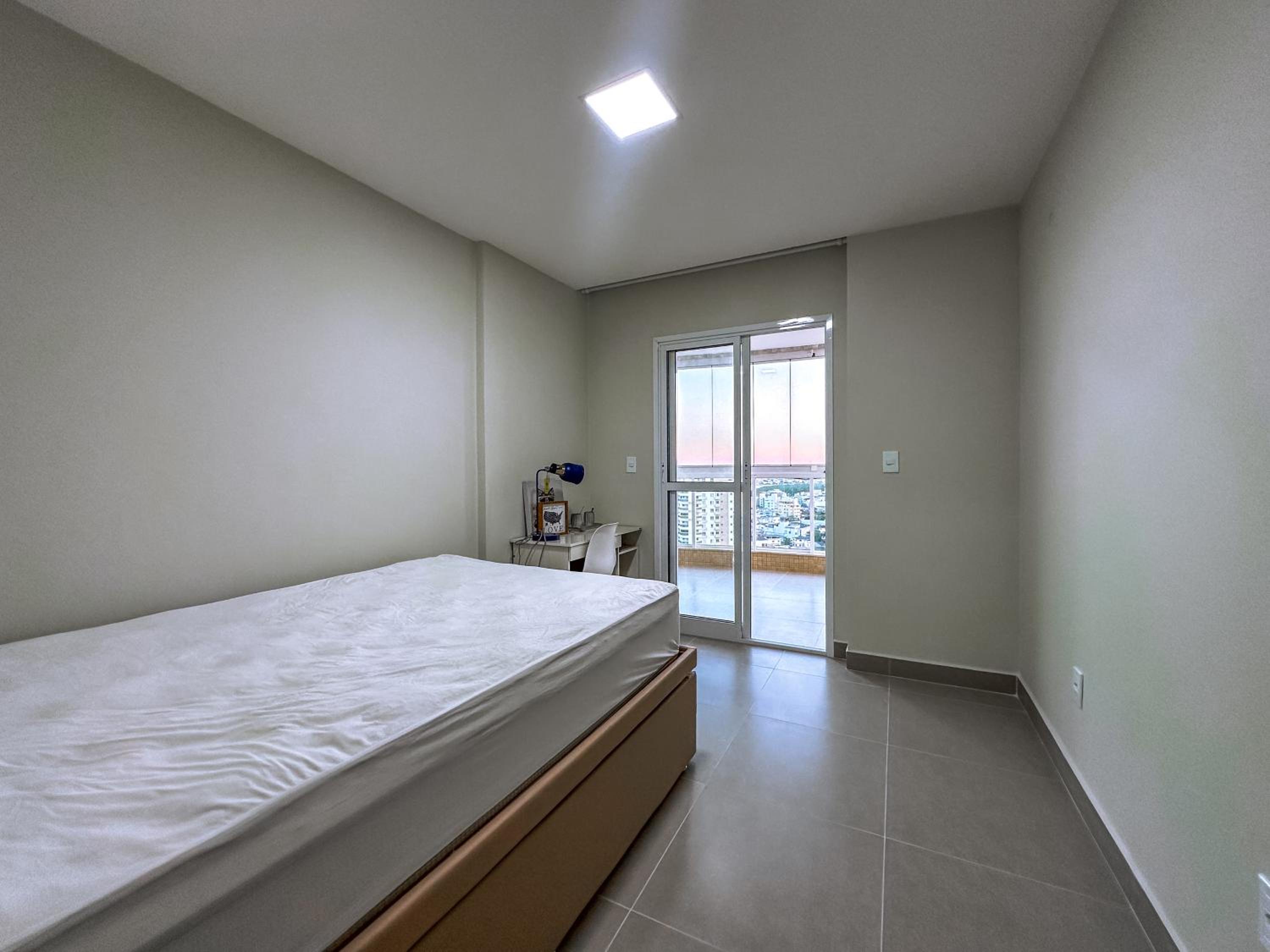Apartamento uma quadra do mar, linda vista Praia do Morro 2 quartos