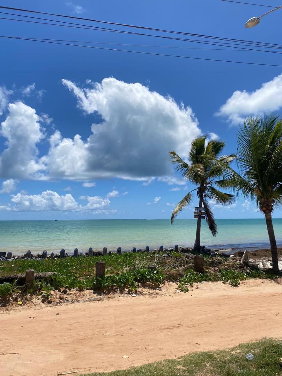 Casa a beira mar em Itamaracá com piscina
