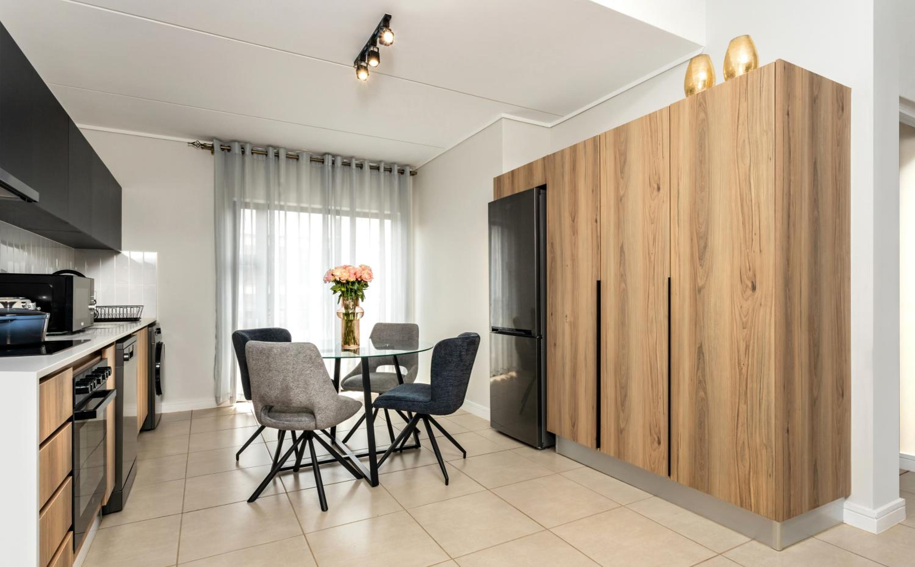 Woman Era-Penthouse apartment