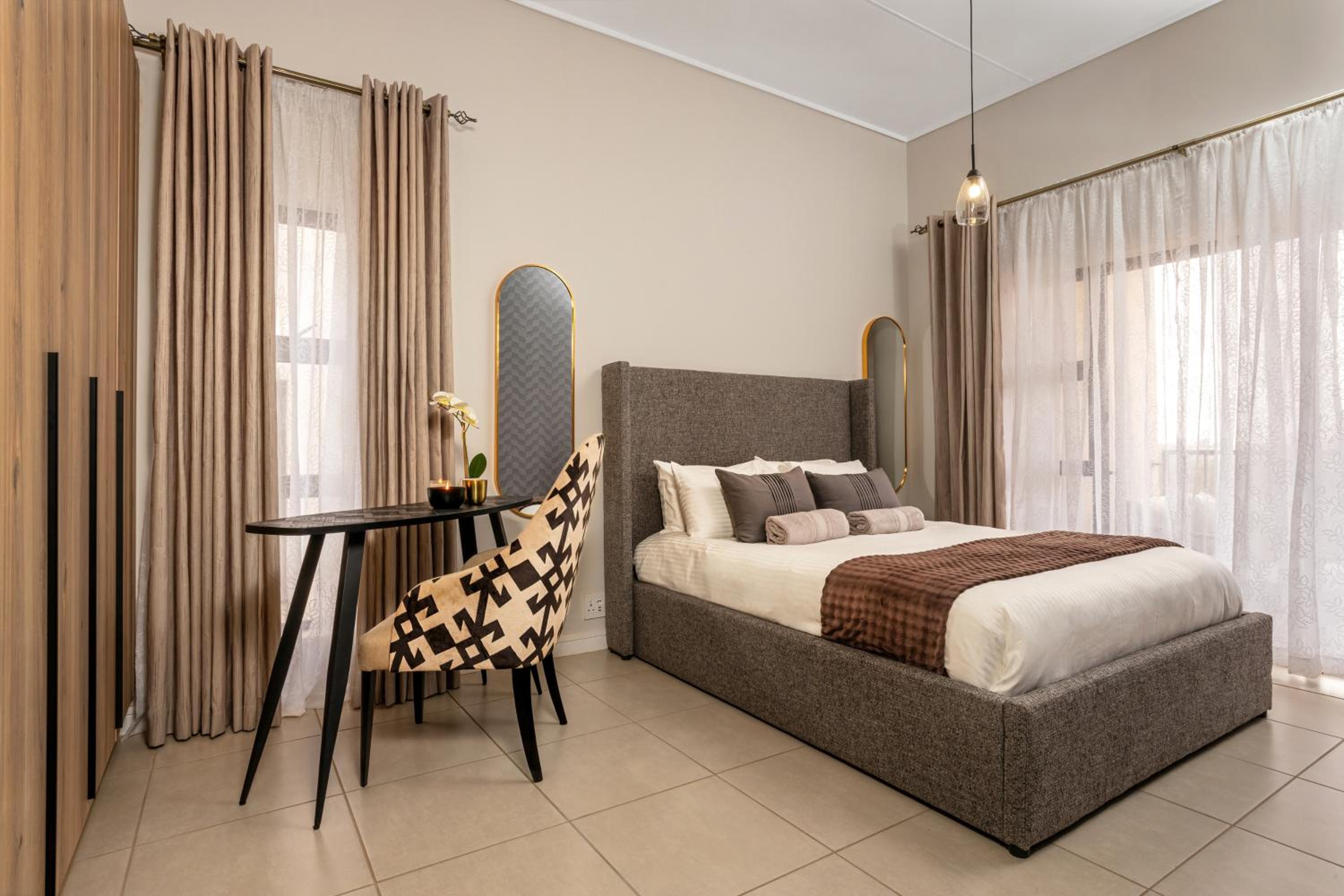 Woman Era-Penthouse apartment