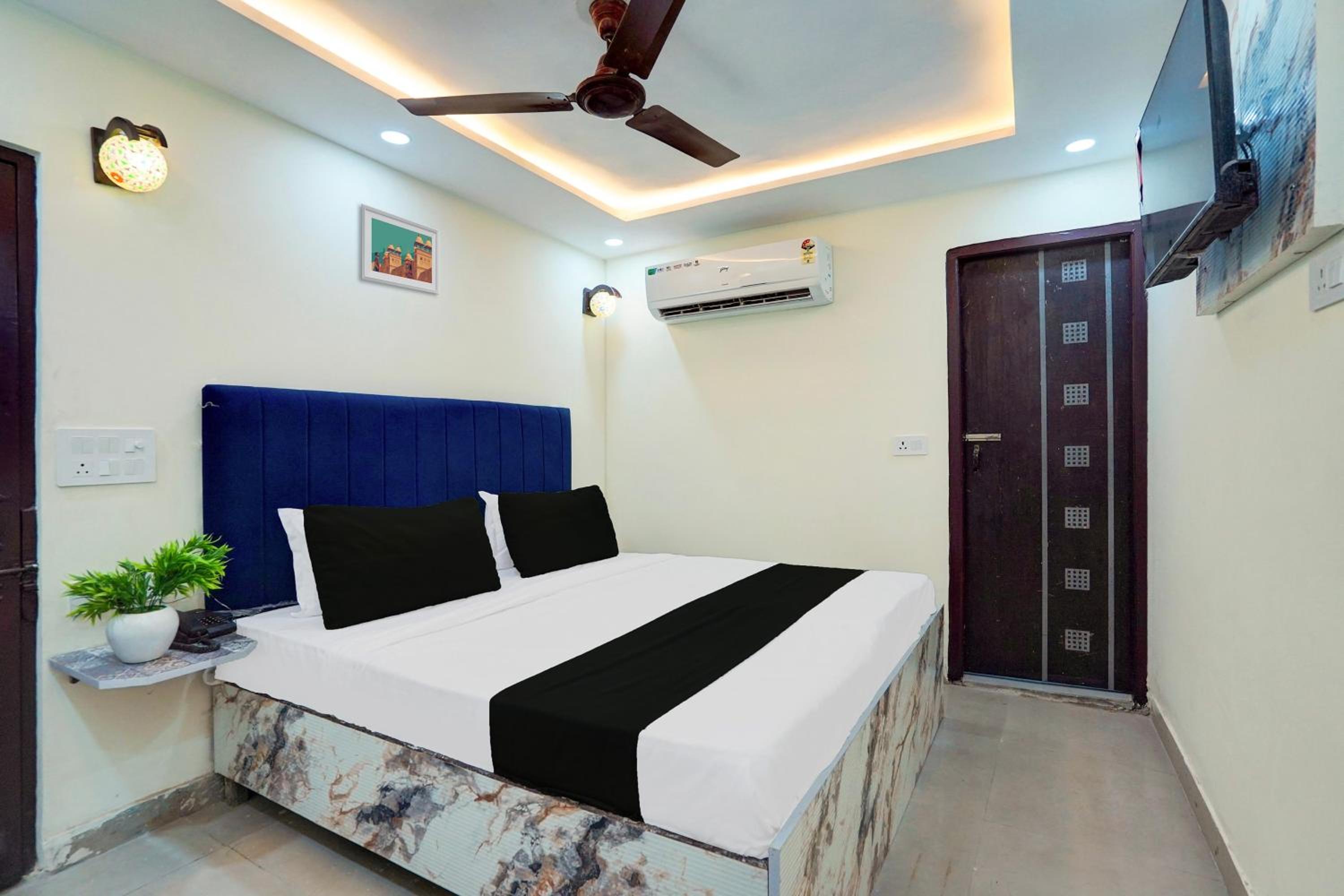 Hotel O City Palace