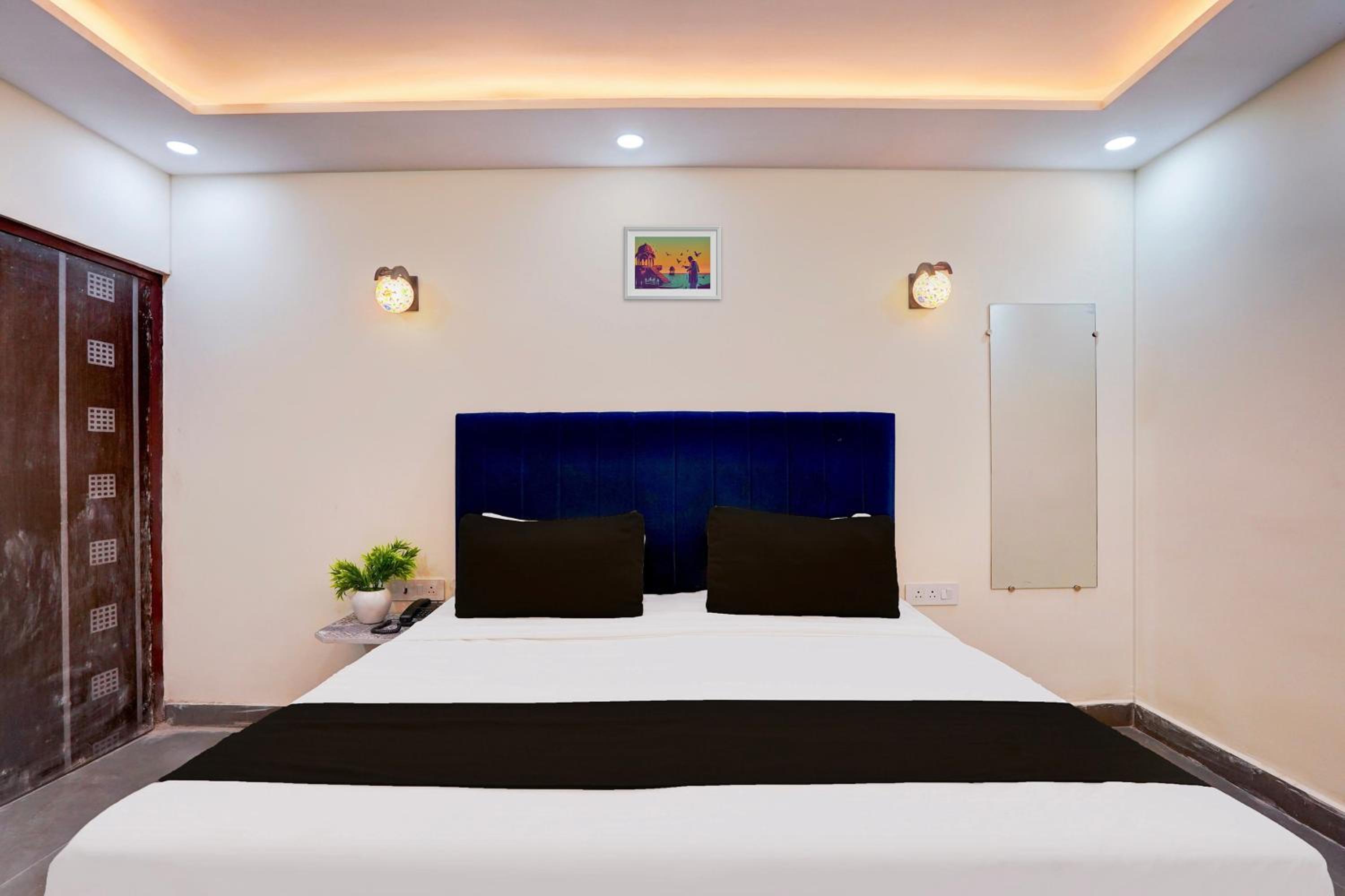 Hotel O City Palace