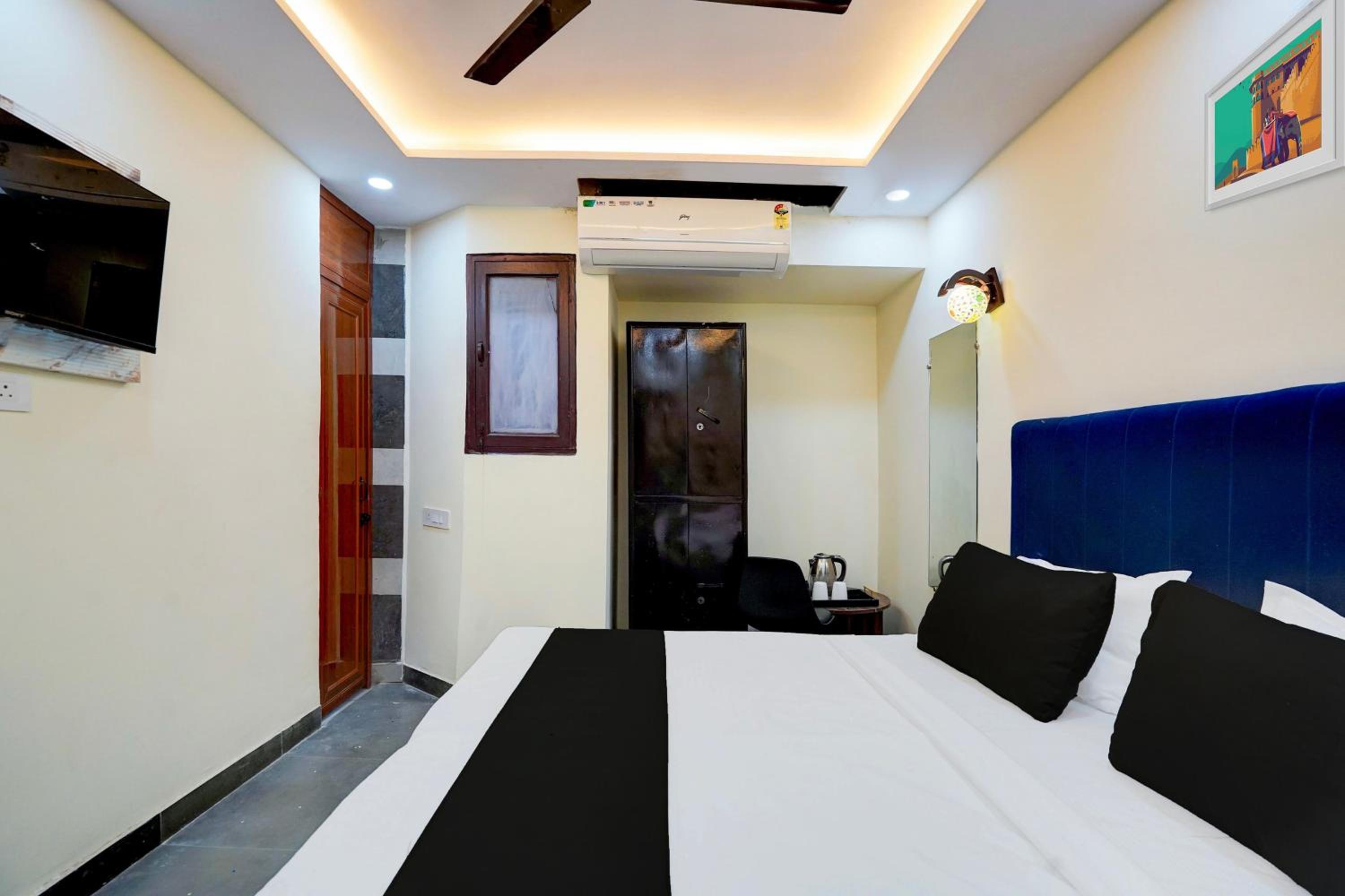 Hotel O City Palace