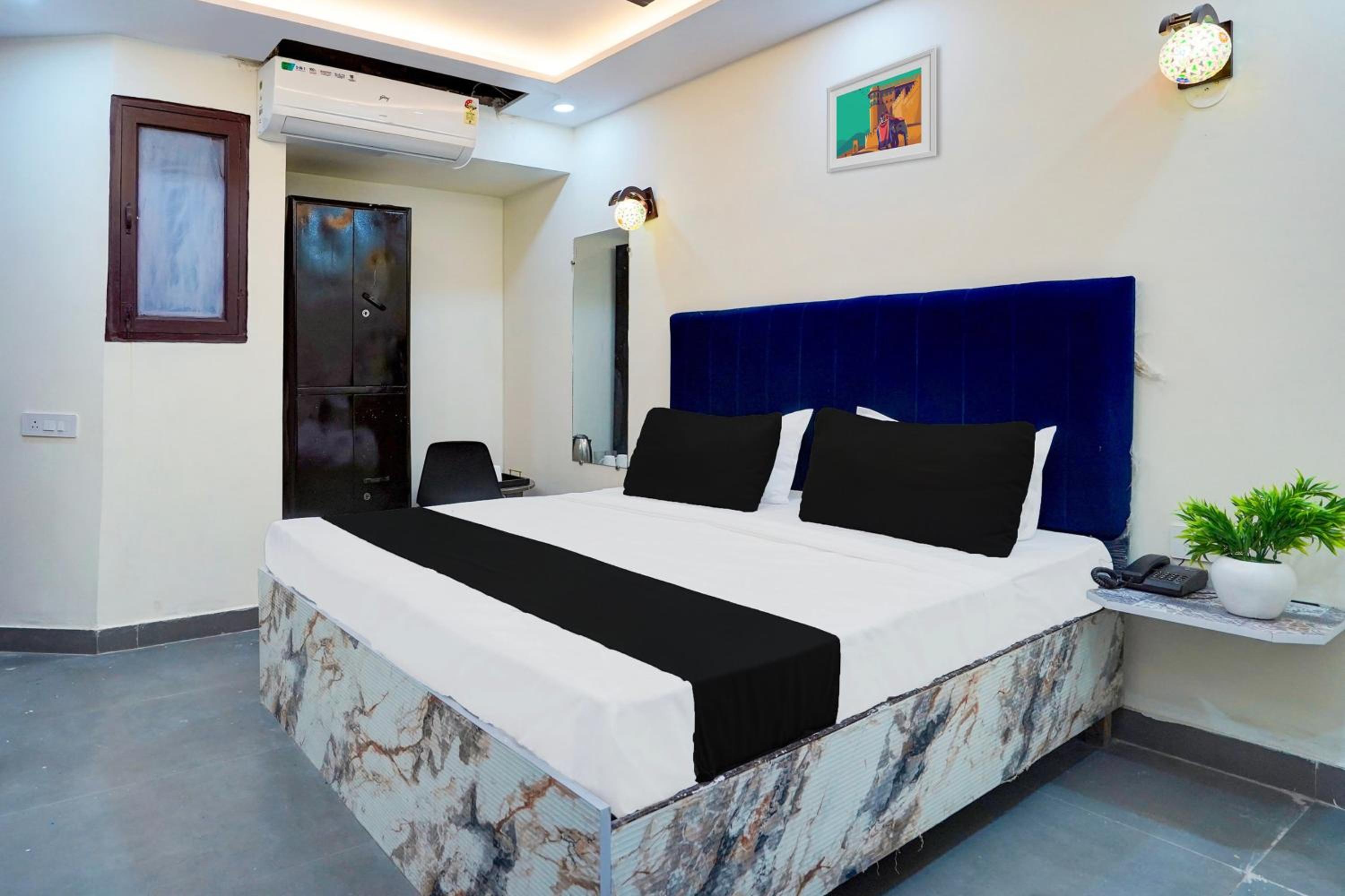 Hotel O City Palace
