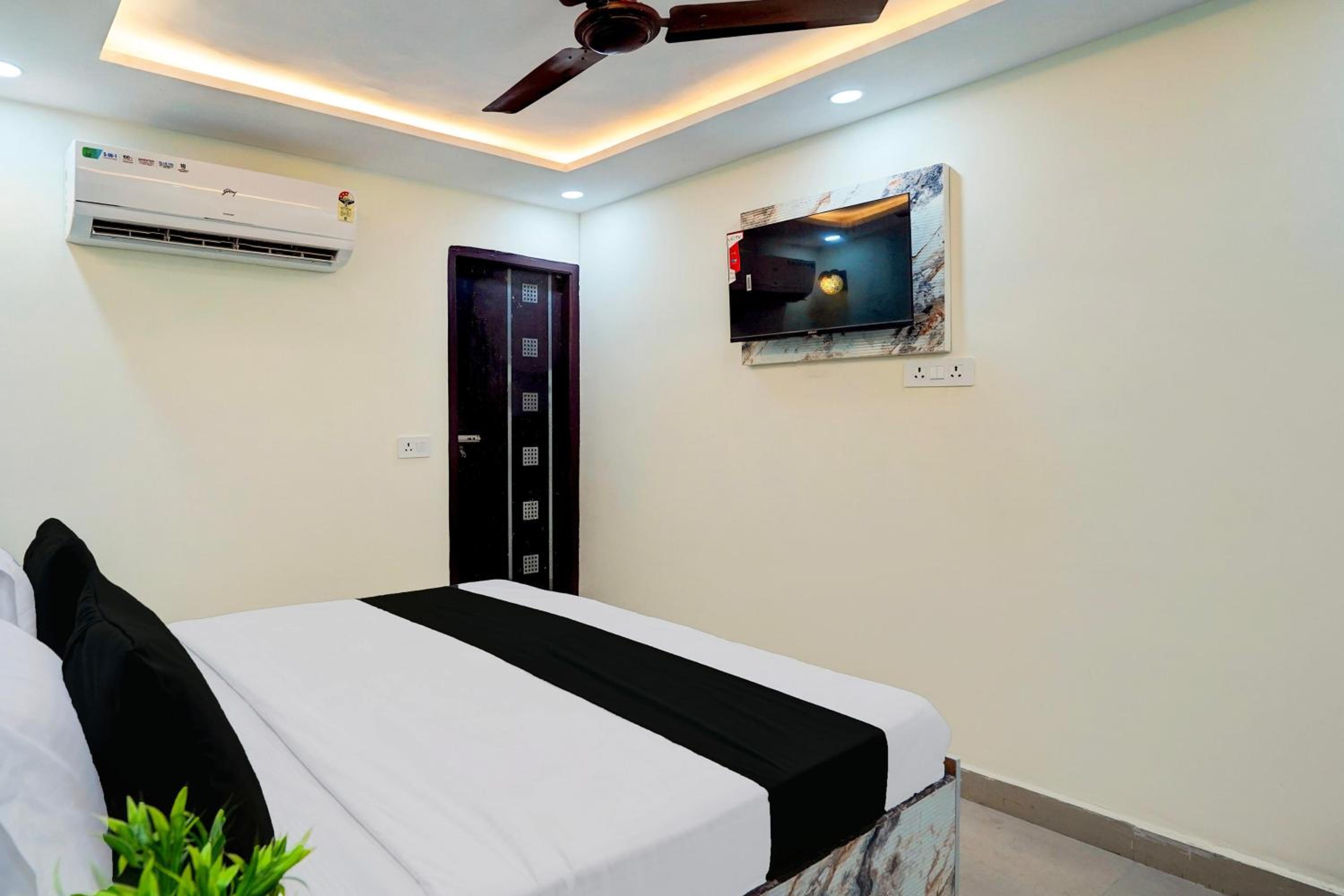 Hotel O City Palace