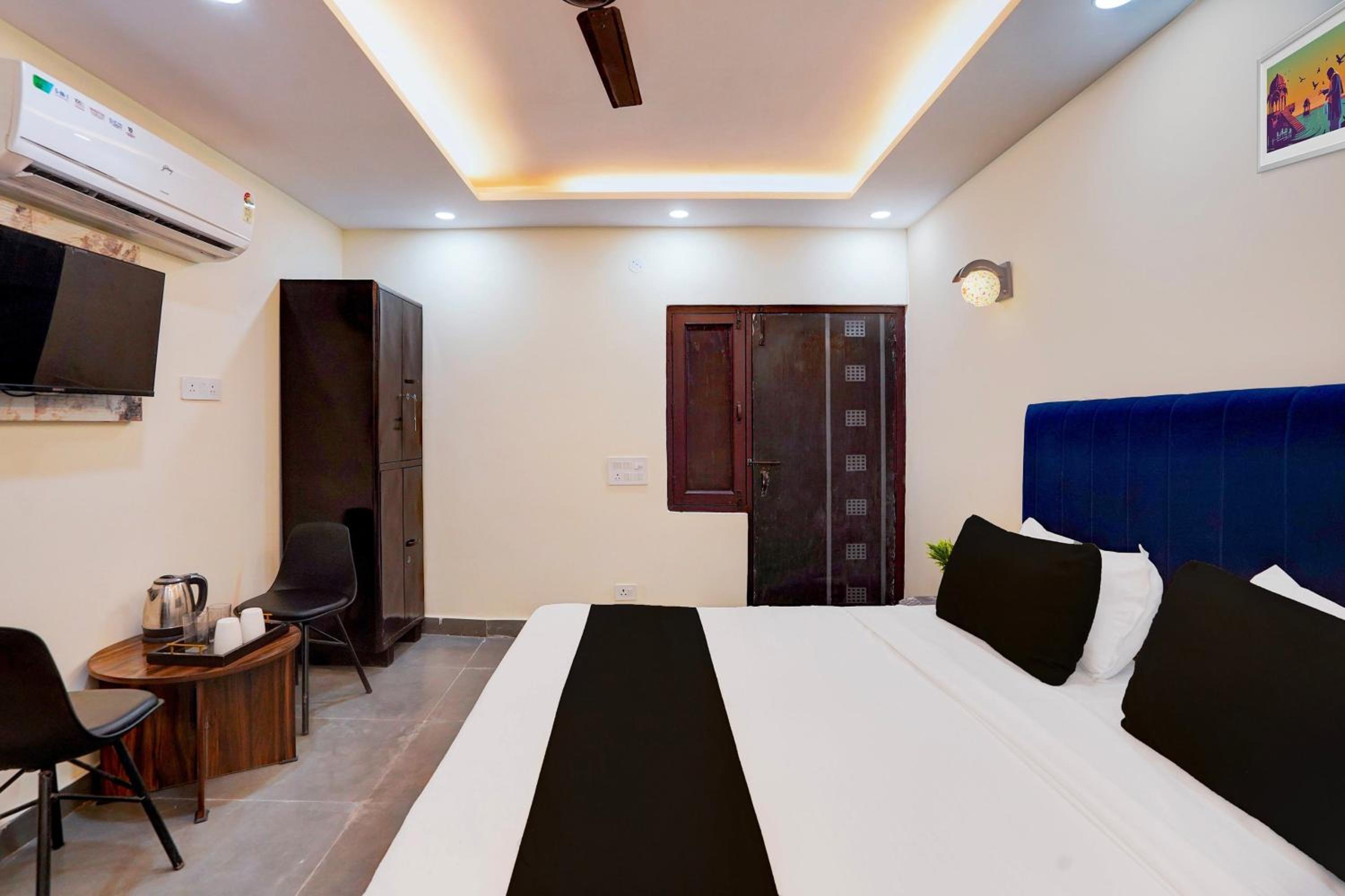 Hotel O City Palace