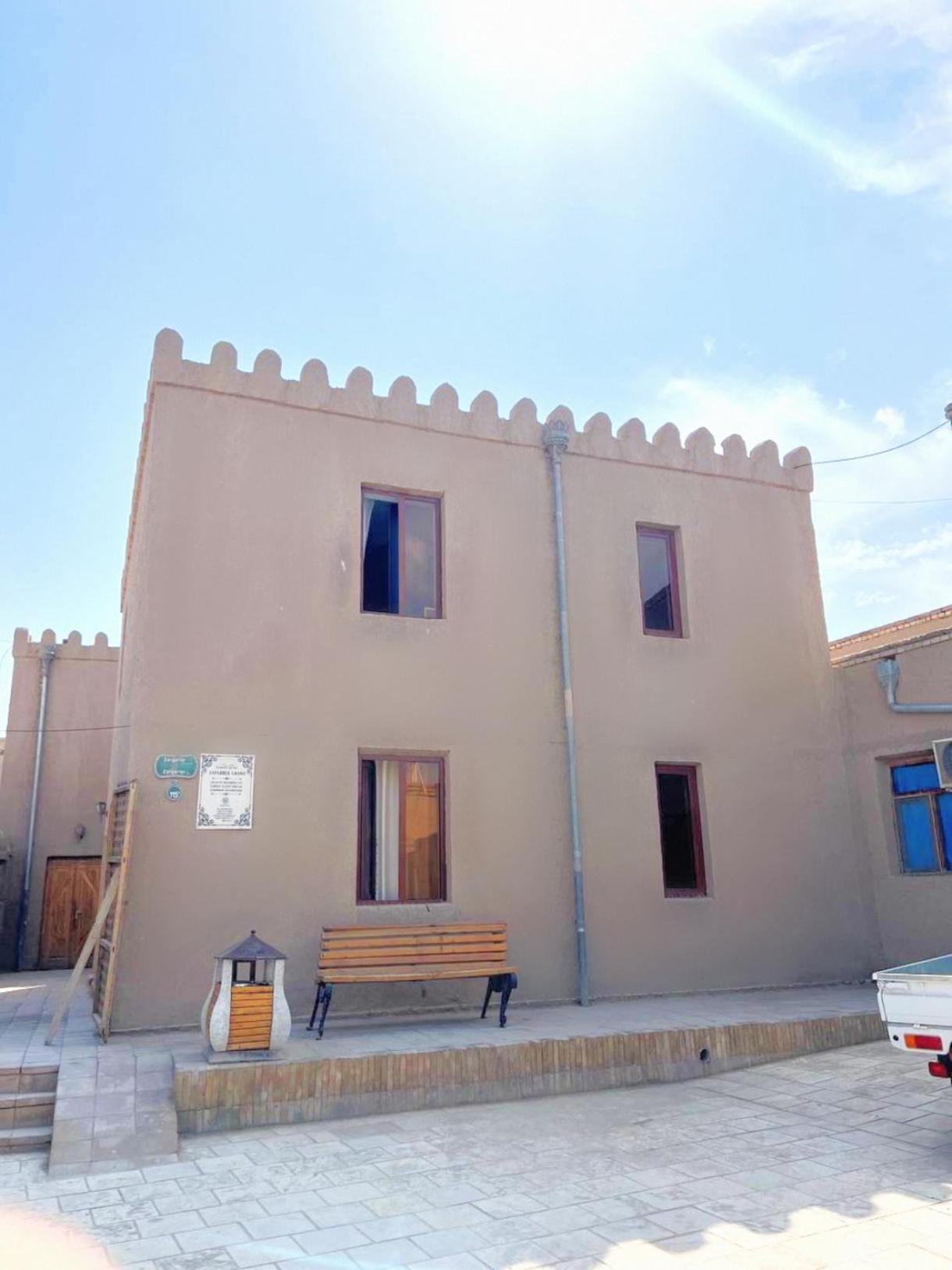 Zafarbek Grand