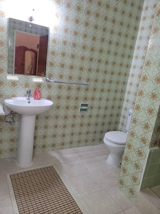 Graeme Hall Park Apartment