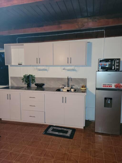 Graeme Hall Park Apartment