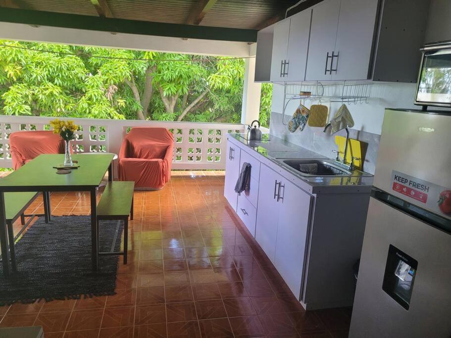 Graeme Hall Park Apartment