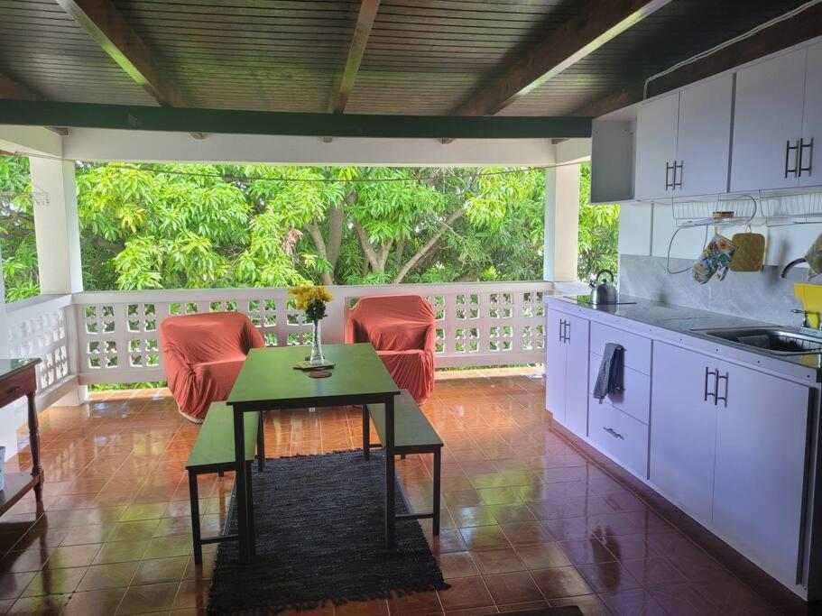 Graeme Hall Park Apartment