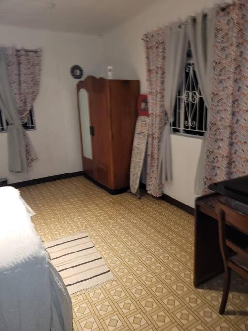 Graeme Hall Park Apartment