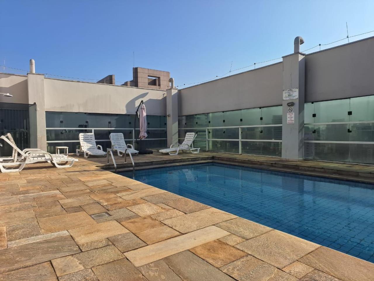 Apartamento com serviços, na melhor região de SP