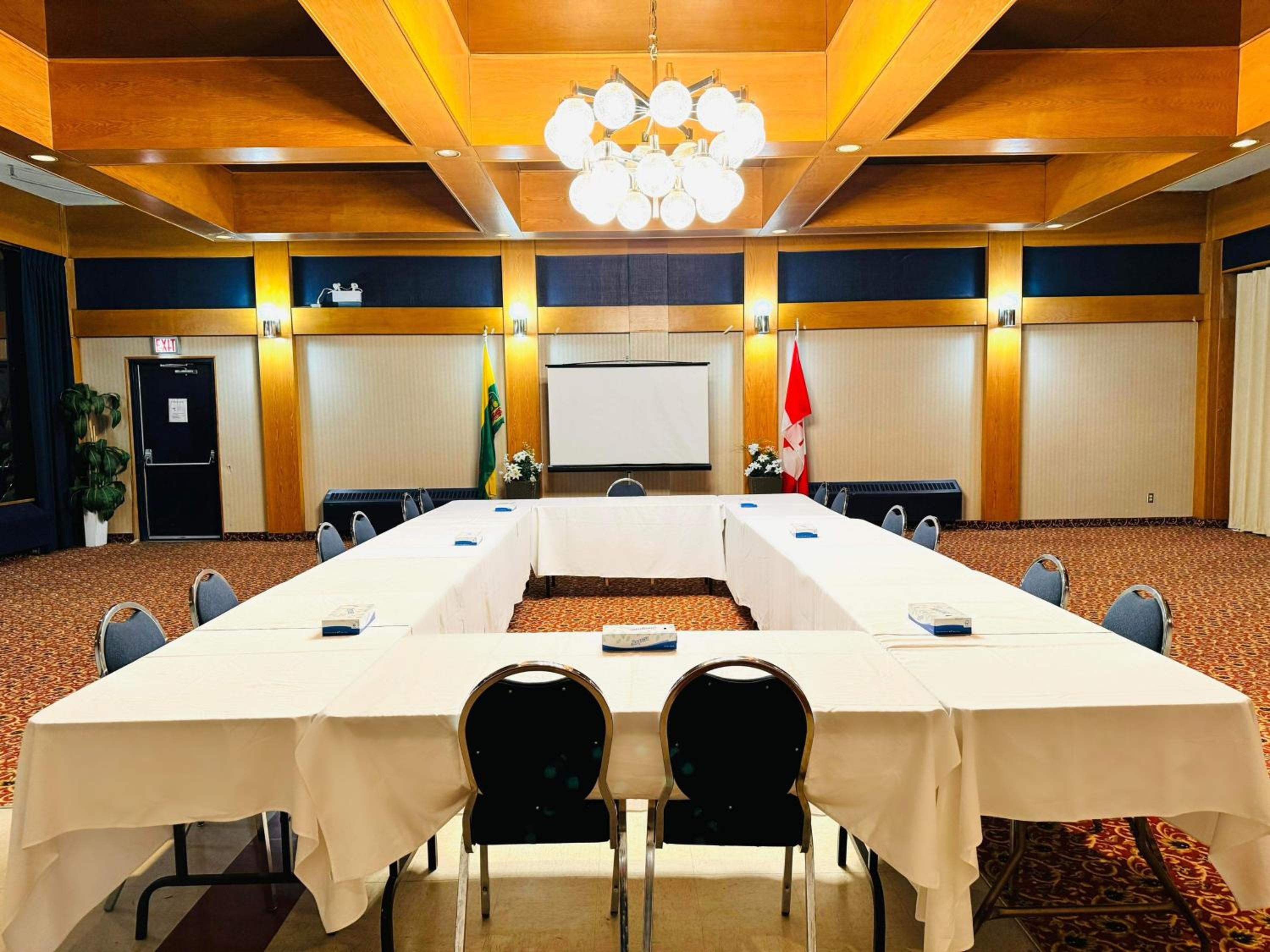 Prince Albert Vacations - Travelodge by Wyndham Prince Albert - Property Image 4