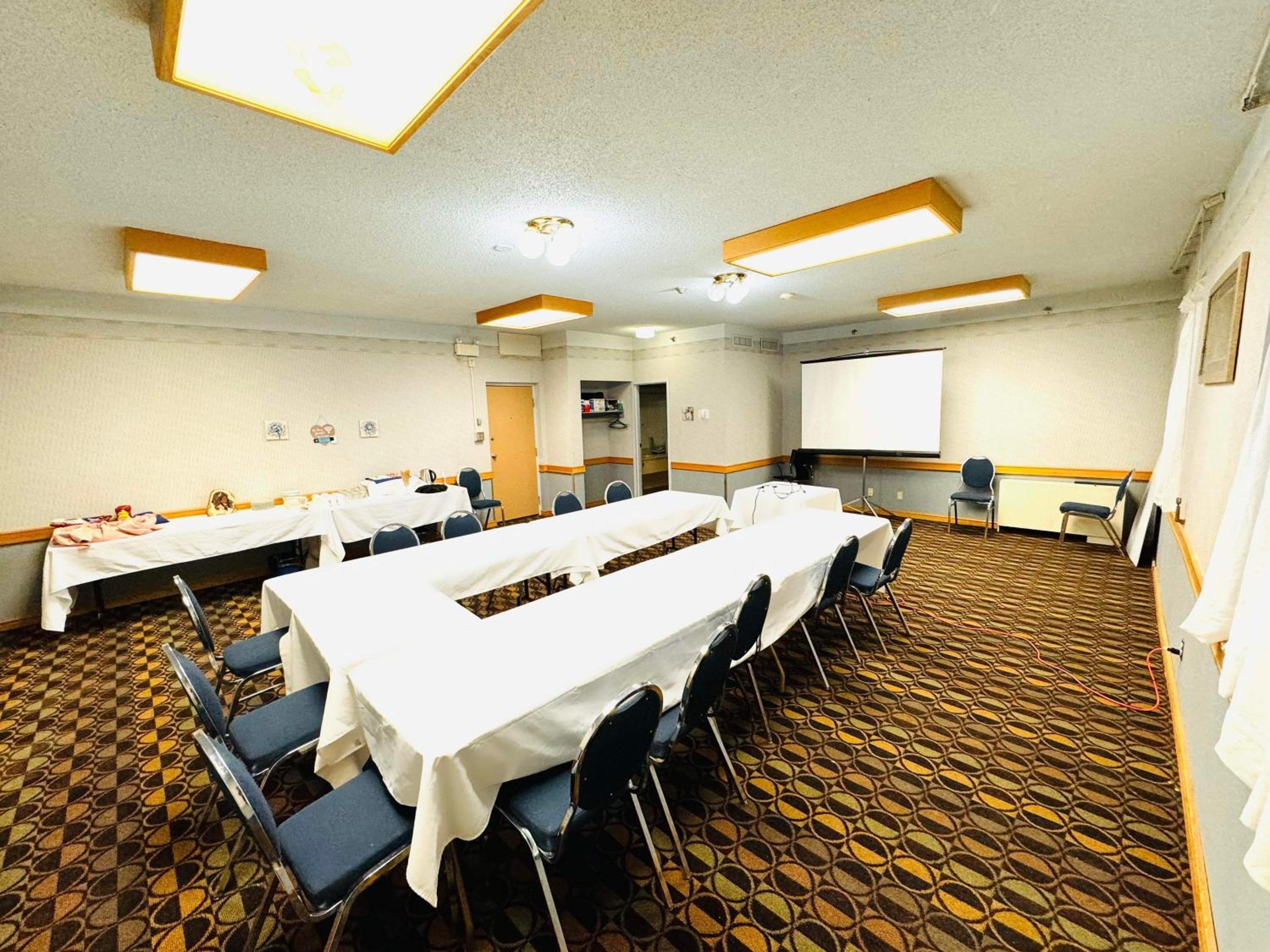 Prince Albert Vacations - Travelodge by Wyndham Prince Albert - Property Image 27