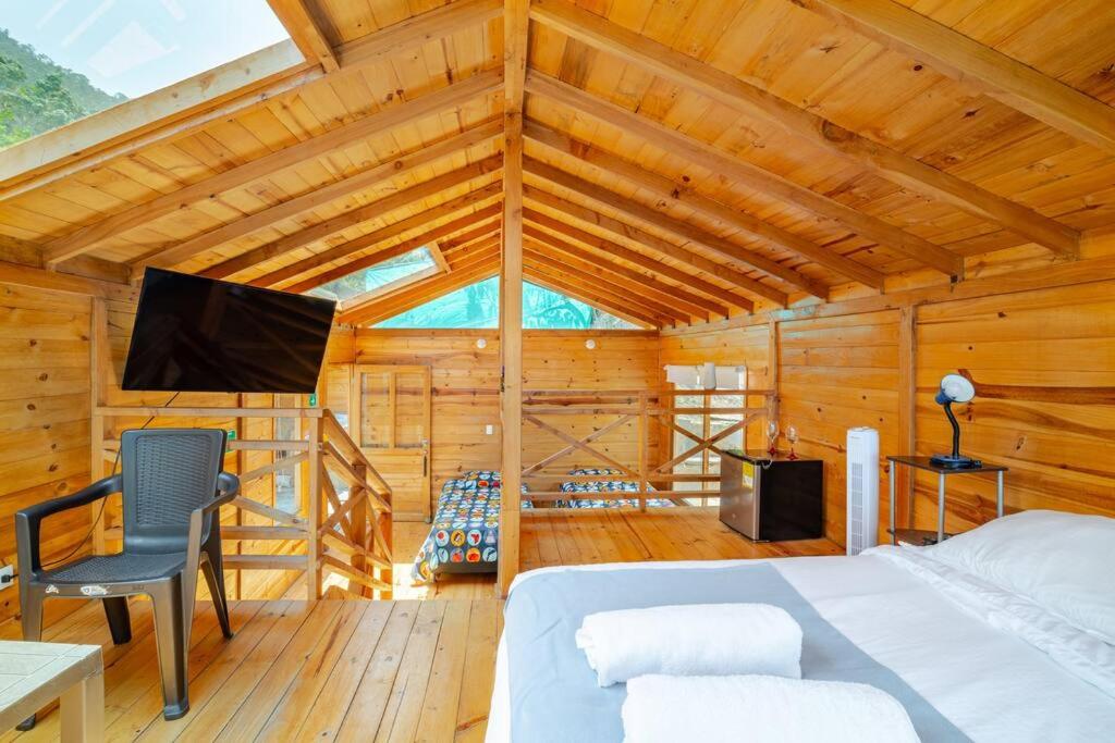 Ecocabañas B&B - Cabaña de lujo con jacuzzi privado cerca a termales