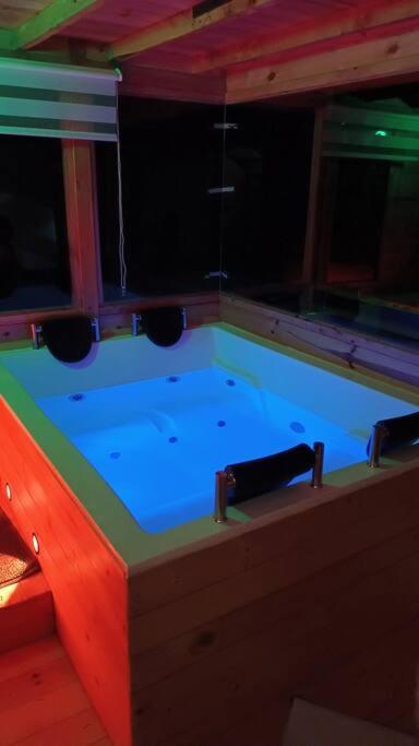 Ecocabañas B&B - Cabaña de lujo con jacuzzi privado cerca a termales