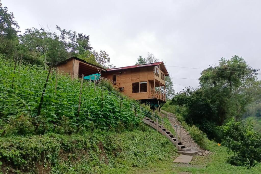 Ecocabañas B&B - Cabaña de lujo con jacuzzi privado cerca a termales