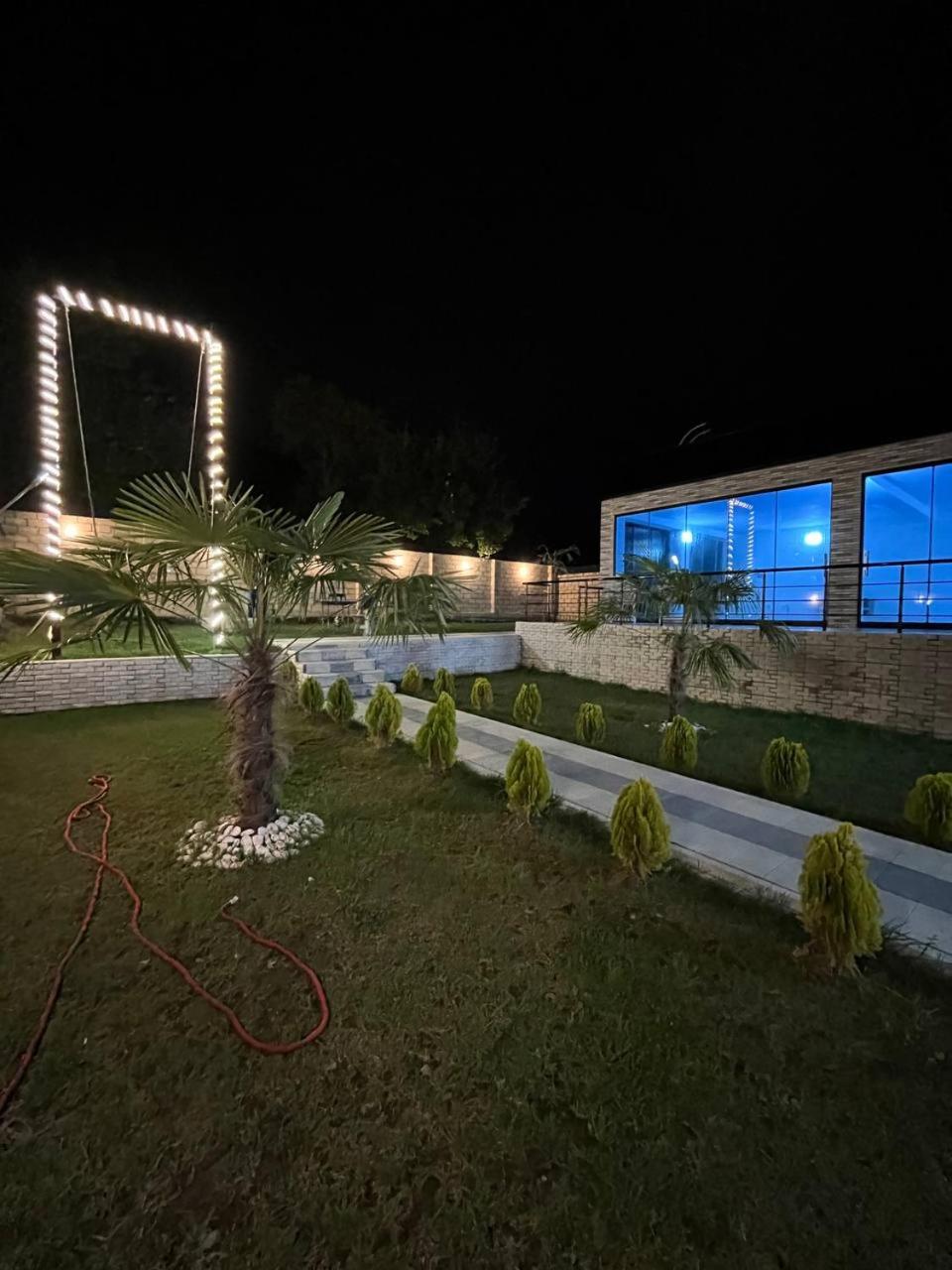 İndoor Hot Pool Mountain View Chalet
