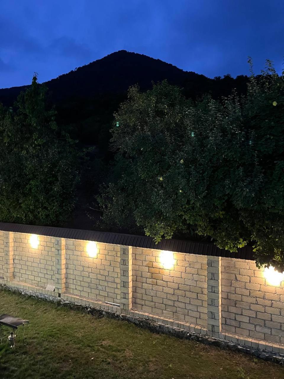 İndoor Hot Pool Mountain View Chalet