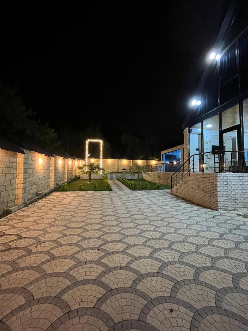 İndoor Hot Pool Mountain View Chalet