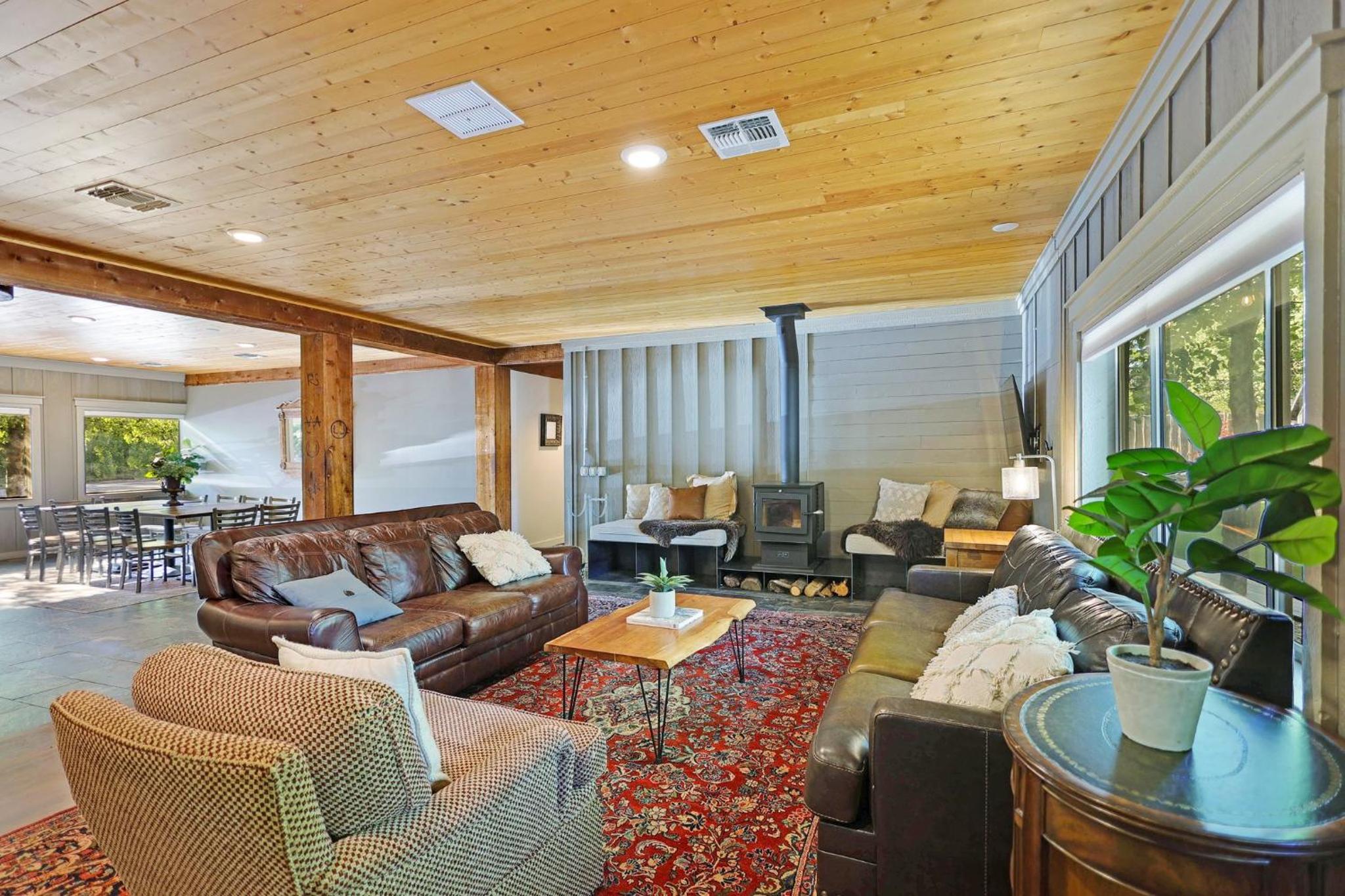 Shasta View Lodge
