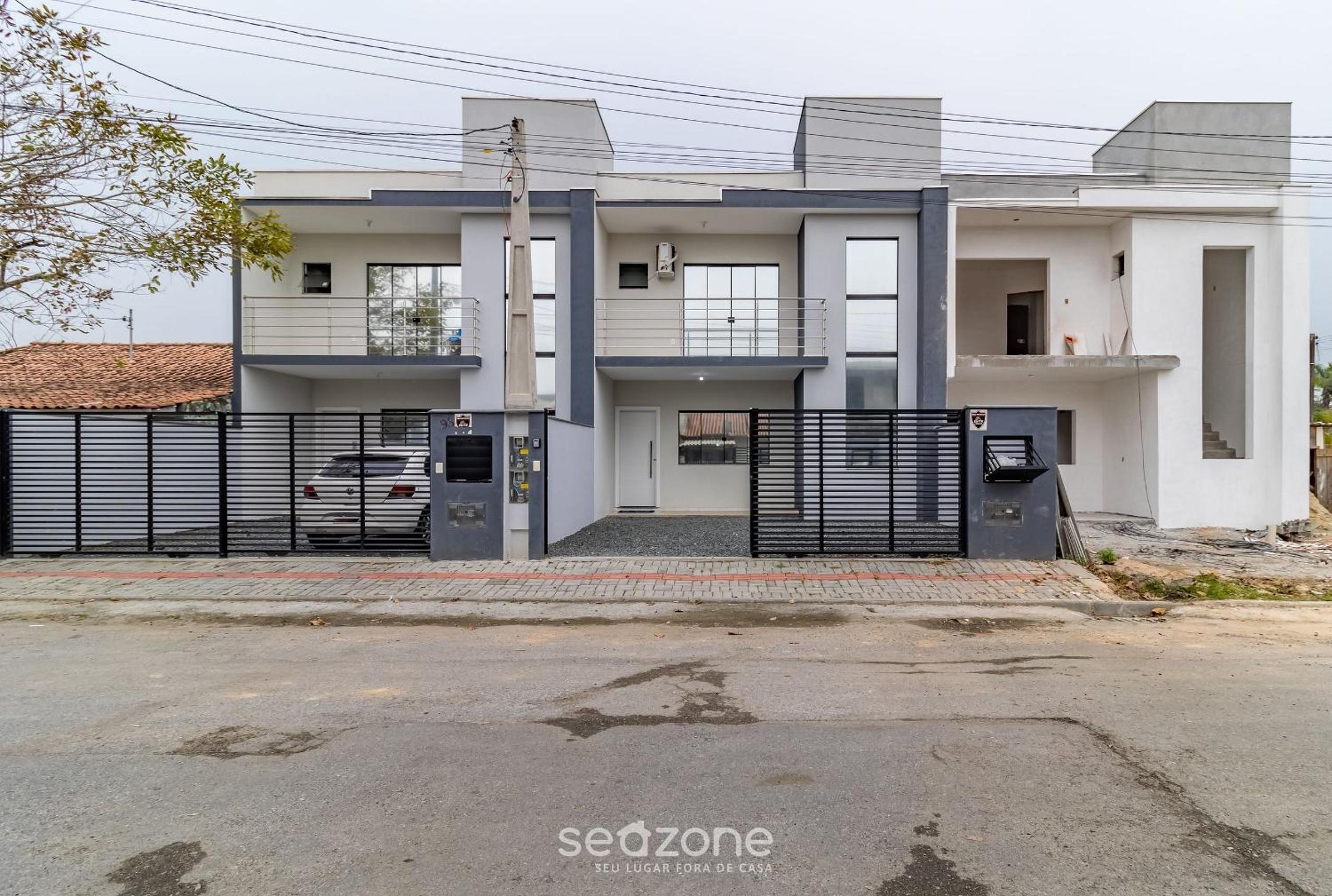 2BR duplex near beach w/ garage – RRT0098