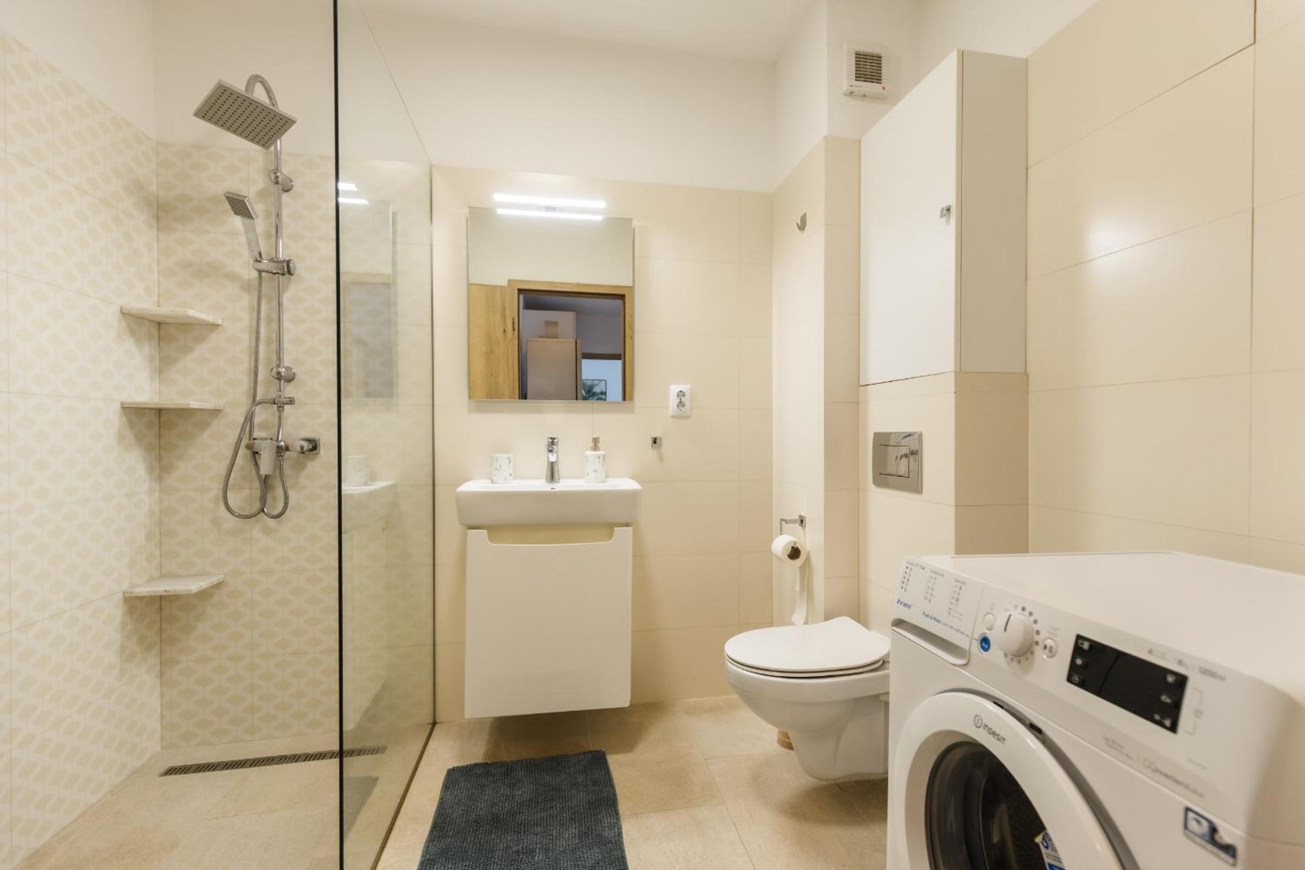 Cozy Retreat With Private Parking view 4