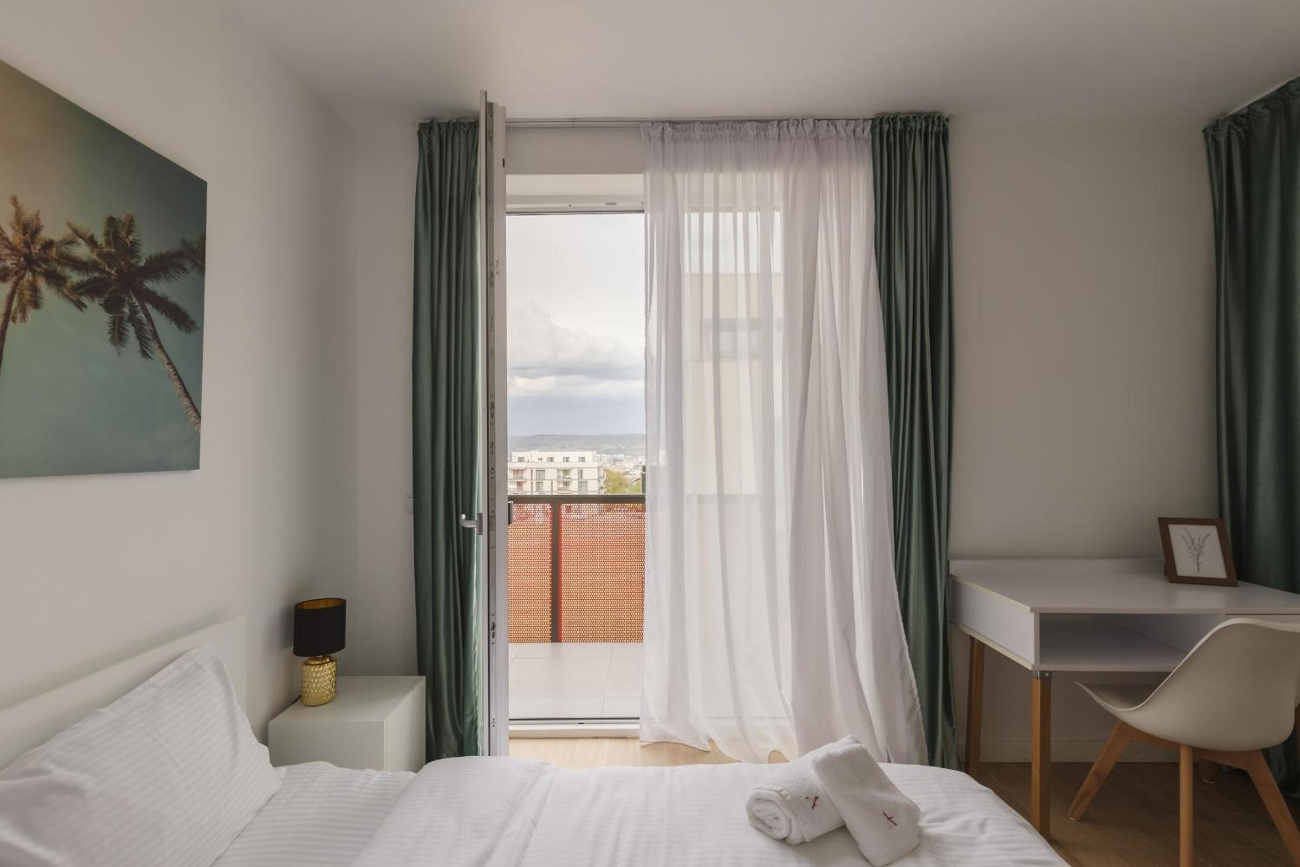 Cozy Retreat With Private Parking view 2