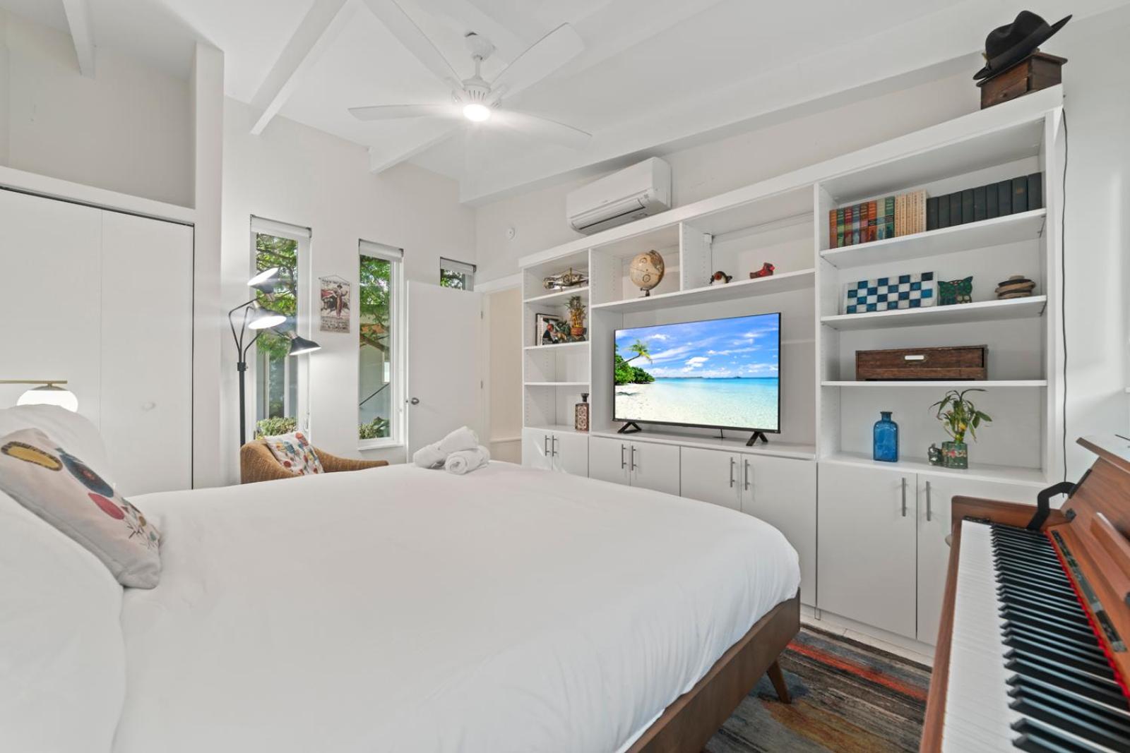 Waterfront Villa With In-Law Suite and Stunning Pool