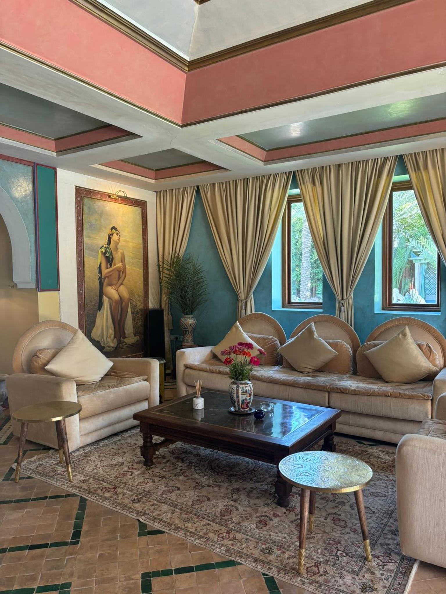 lounge