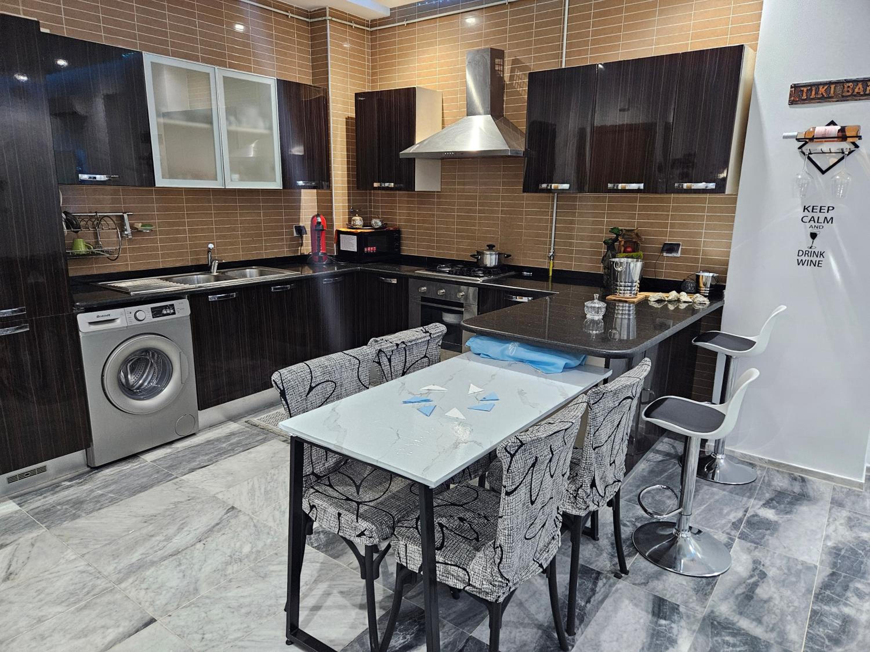 Luxury Apartment Seaside in Sousse Tourist zone - Parking & WIFI view 3