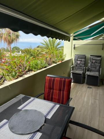 Top Terrassen Wohnungen, direkt am Strand, 25 m beheiztem Pool, Wifi free, free parking view 4