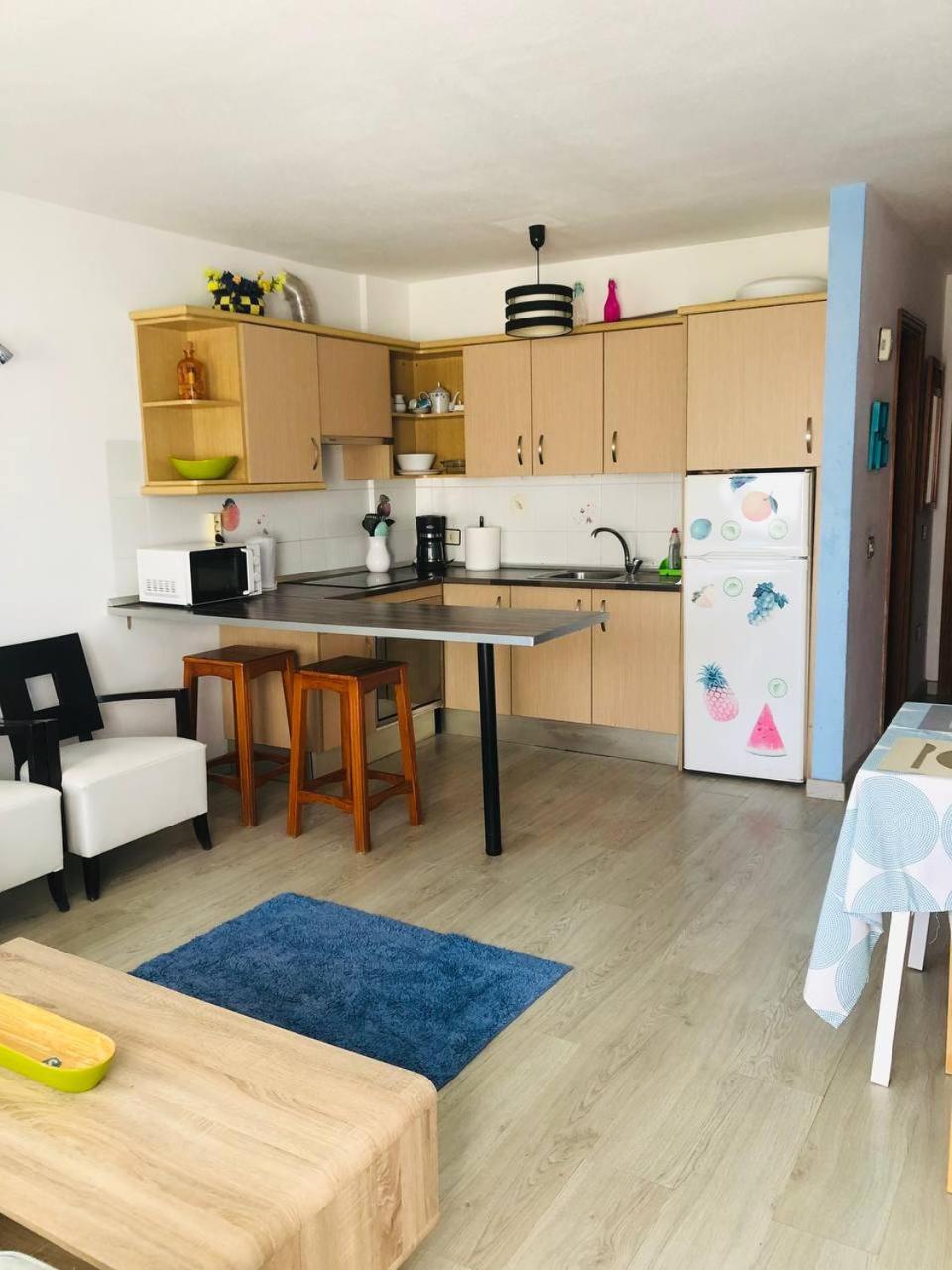 Beach Apartment with Ocean View La Arena