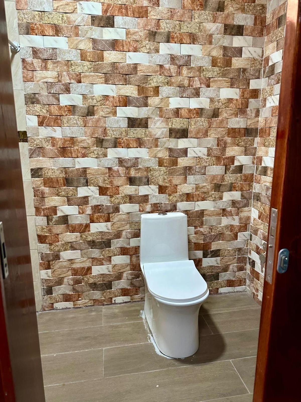 Hospedaje Nacho y Ale 1, con 3 AC, Paso Canoas, CR