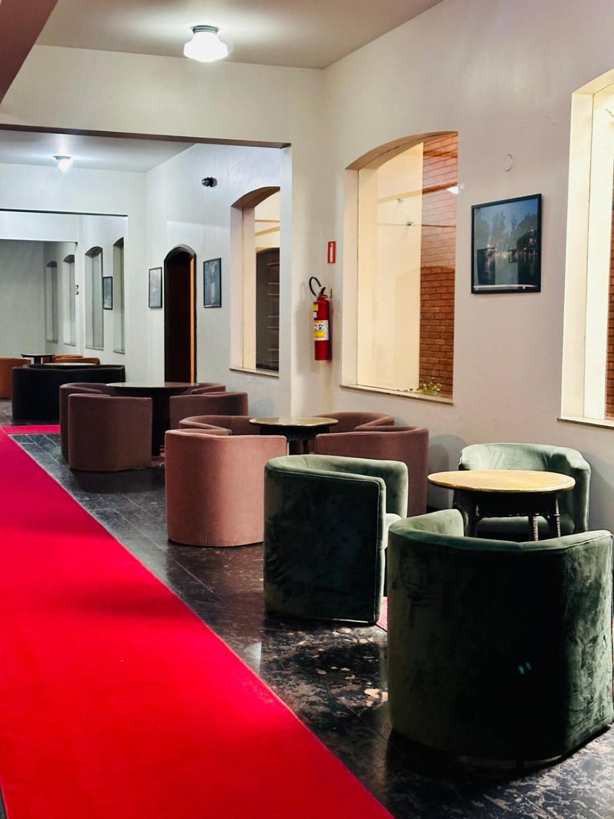 Apartamento Condomínio Quisisana Centro Poços de Caldas Lazer Completo, uma estrutura de Resort