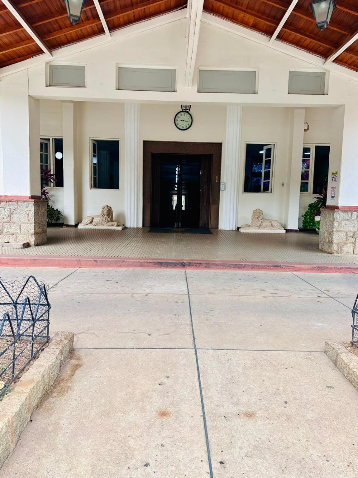 Apartamento Condomínio Quisisana Centro Poços de Caldas Lazer Completo, uma estrutura de Resort