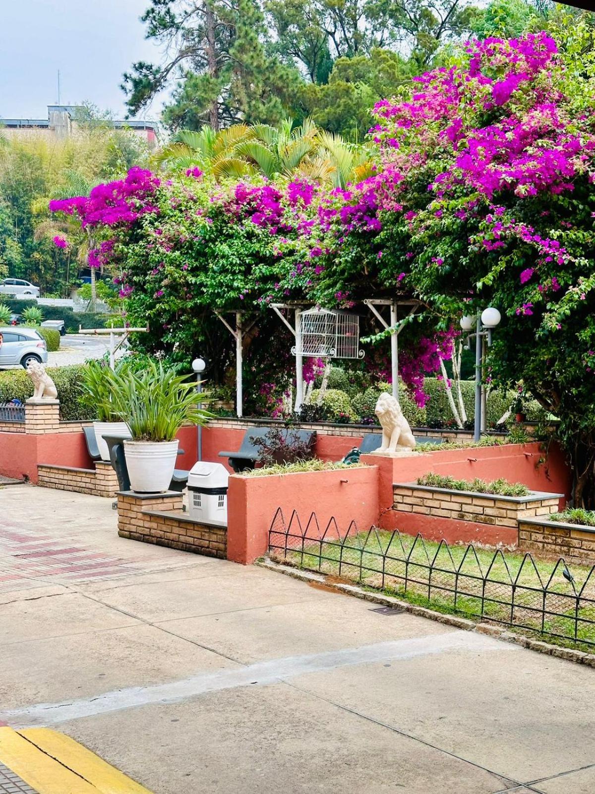 Apartamento Condomínio Quisisana Centro Poços de Caldas Lazer Completo, uma estrutura de Resort