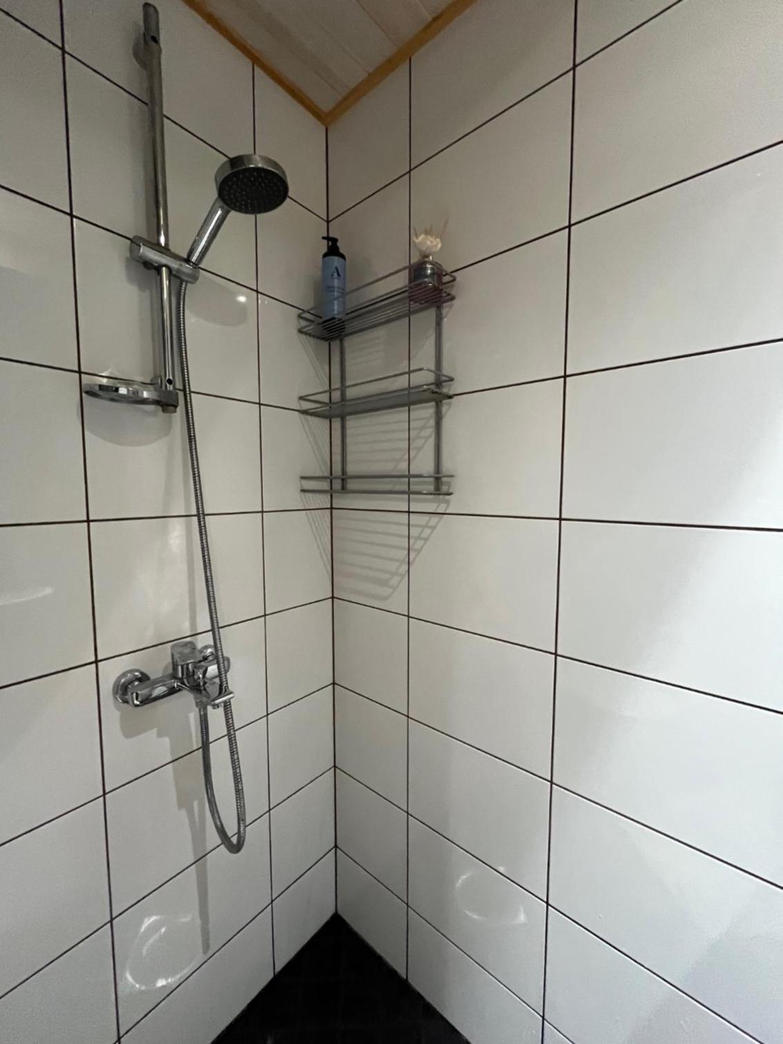 Laura comfy city apartment studio Kappeli 8-2 near Tallinn airport, next to the bus station view 2