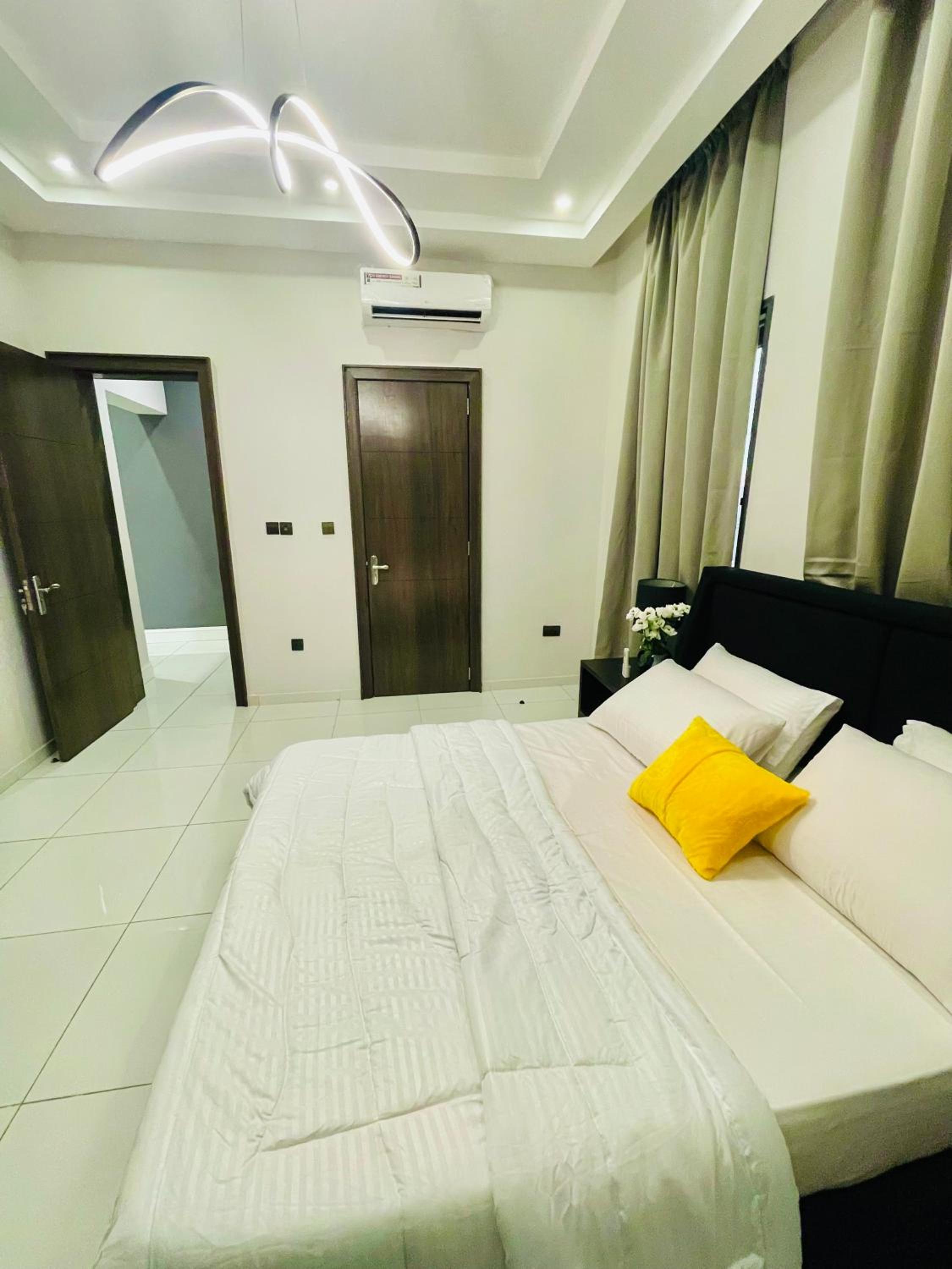 Kentia Apartment