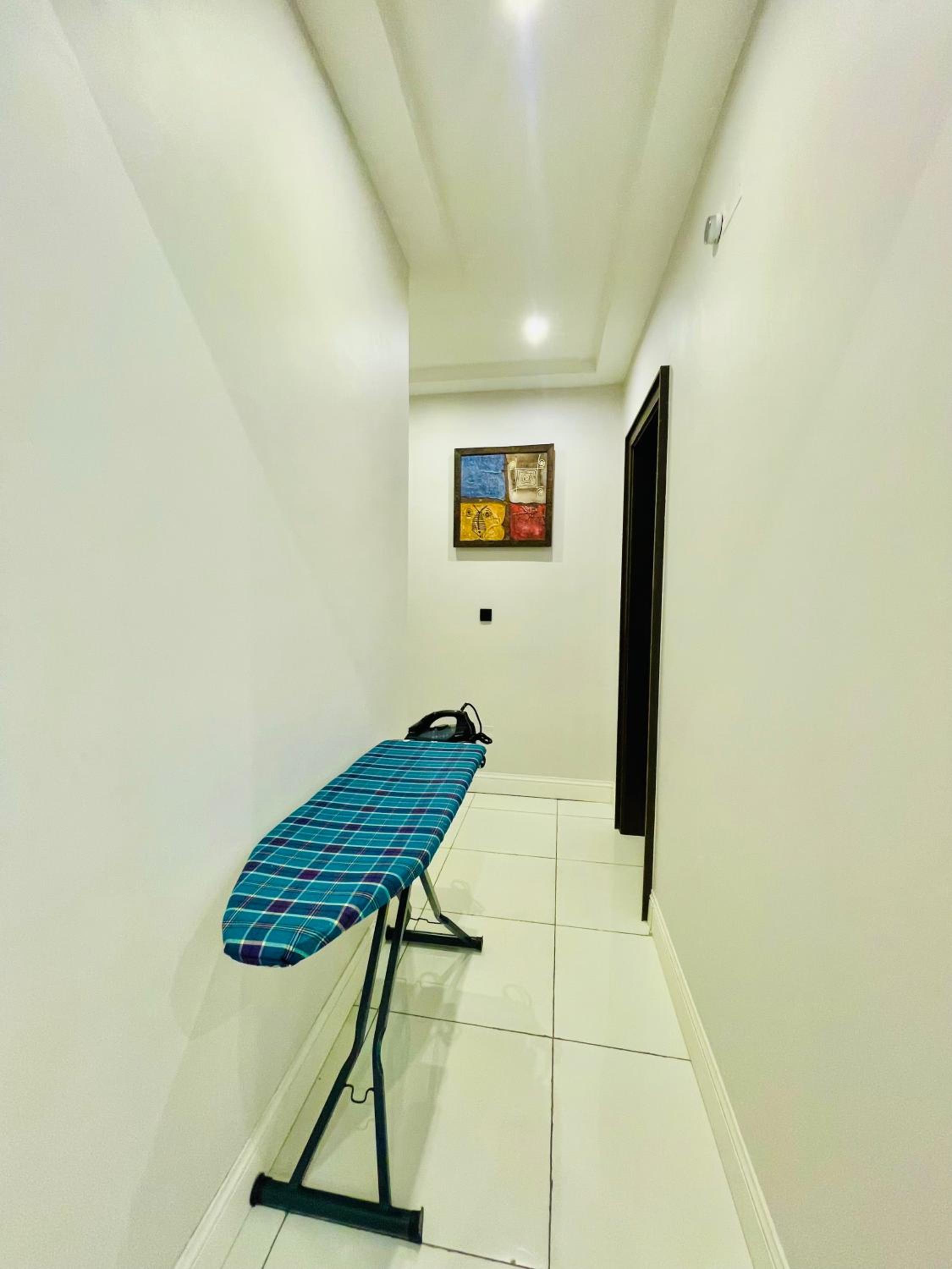Kentia Apartment
