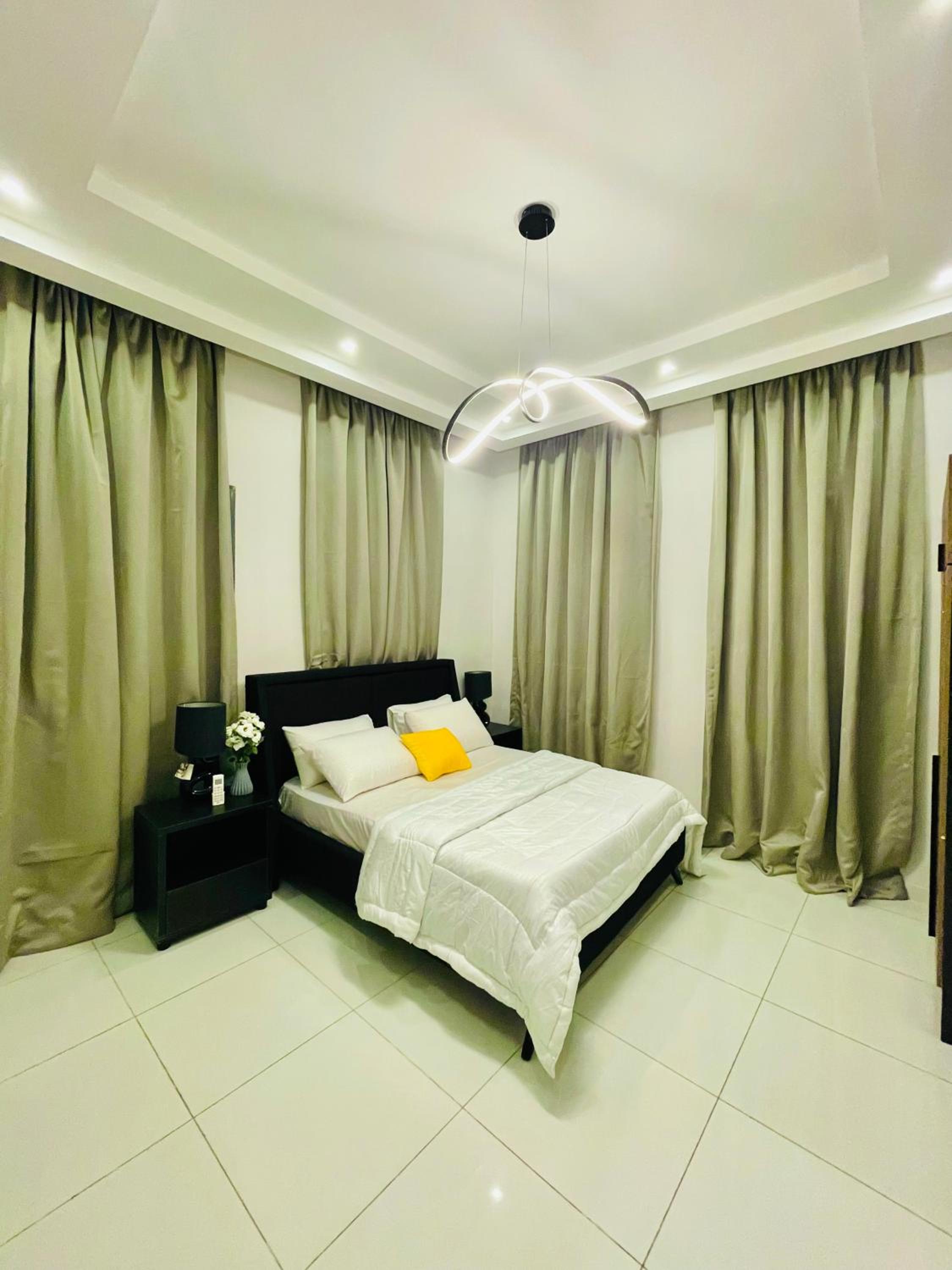 Kentia Apartment