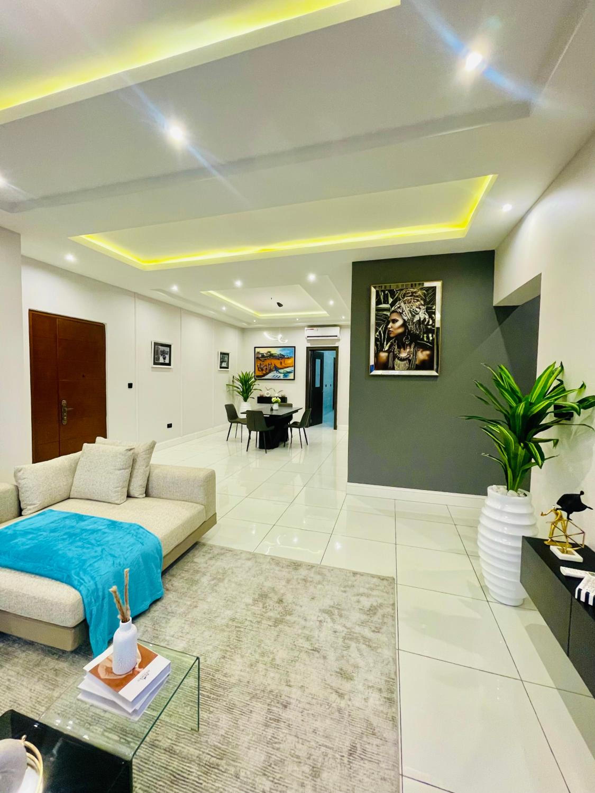 Kentia Apartment