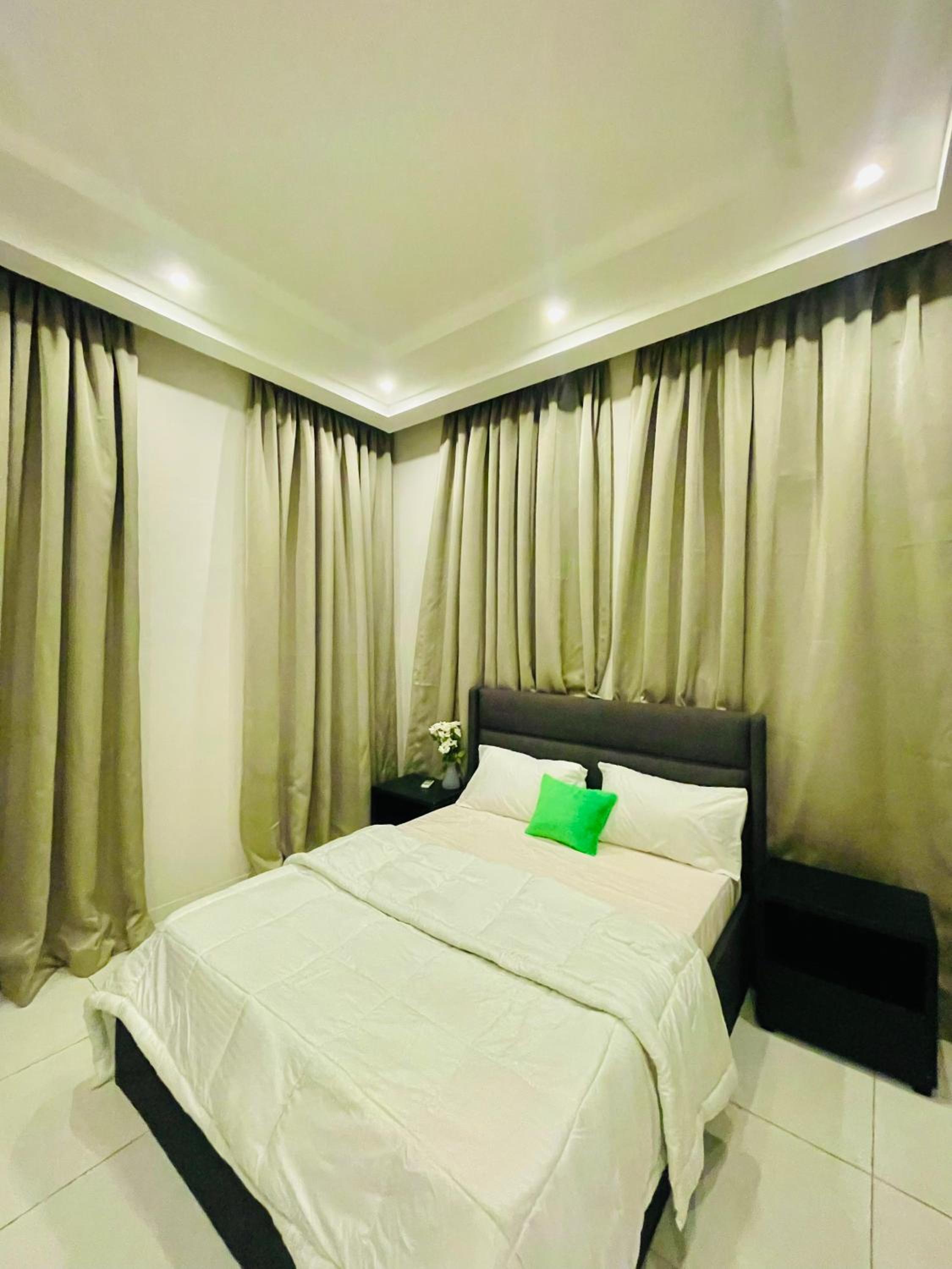 Kentia Apartment