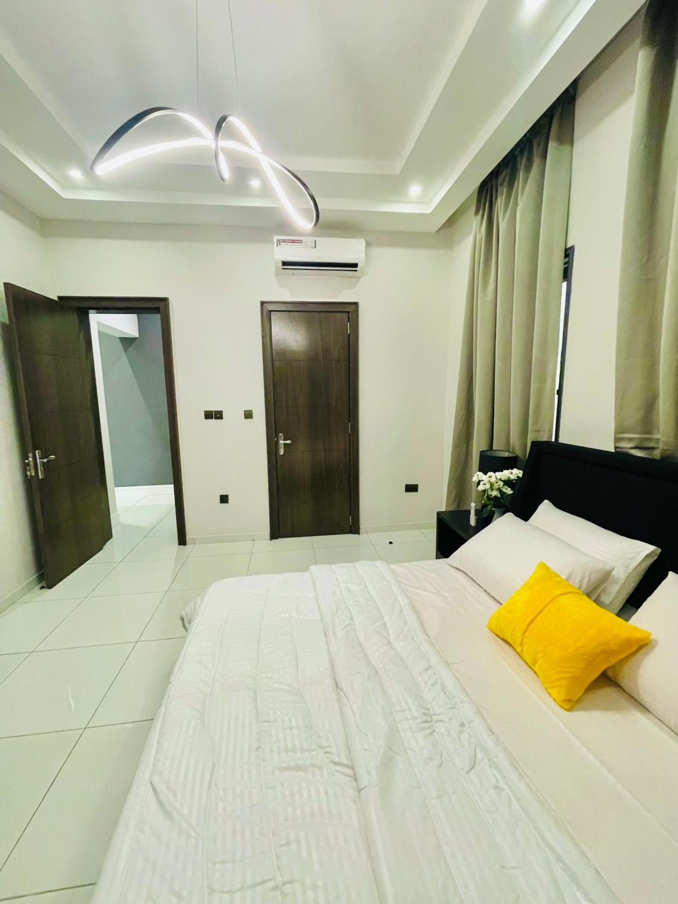 Kentia Apartment