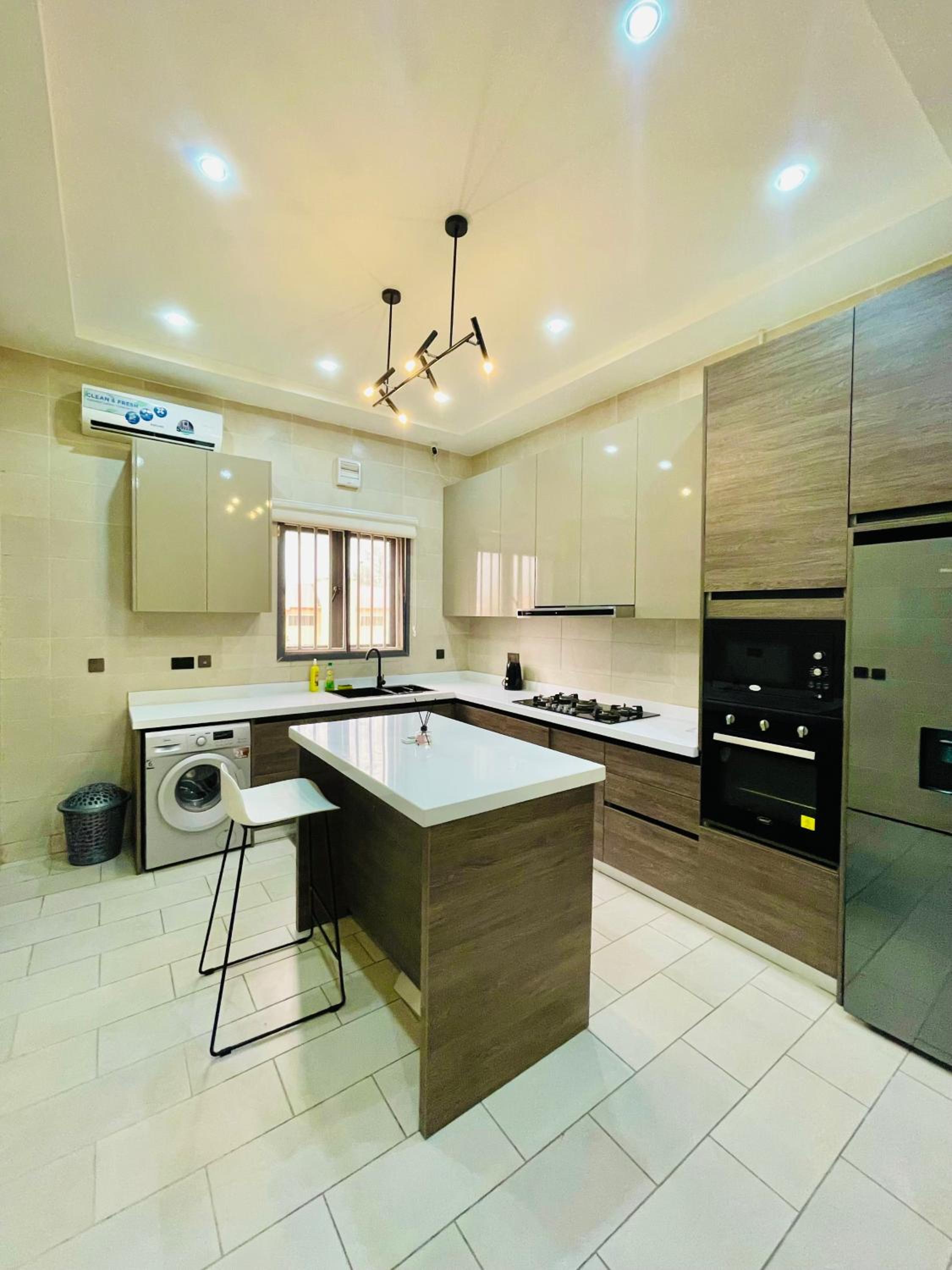 Kentia Apartment