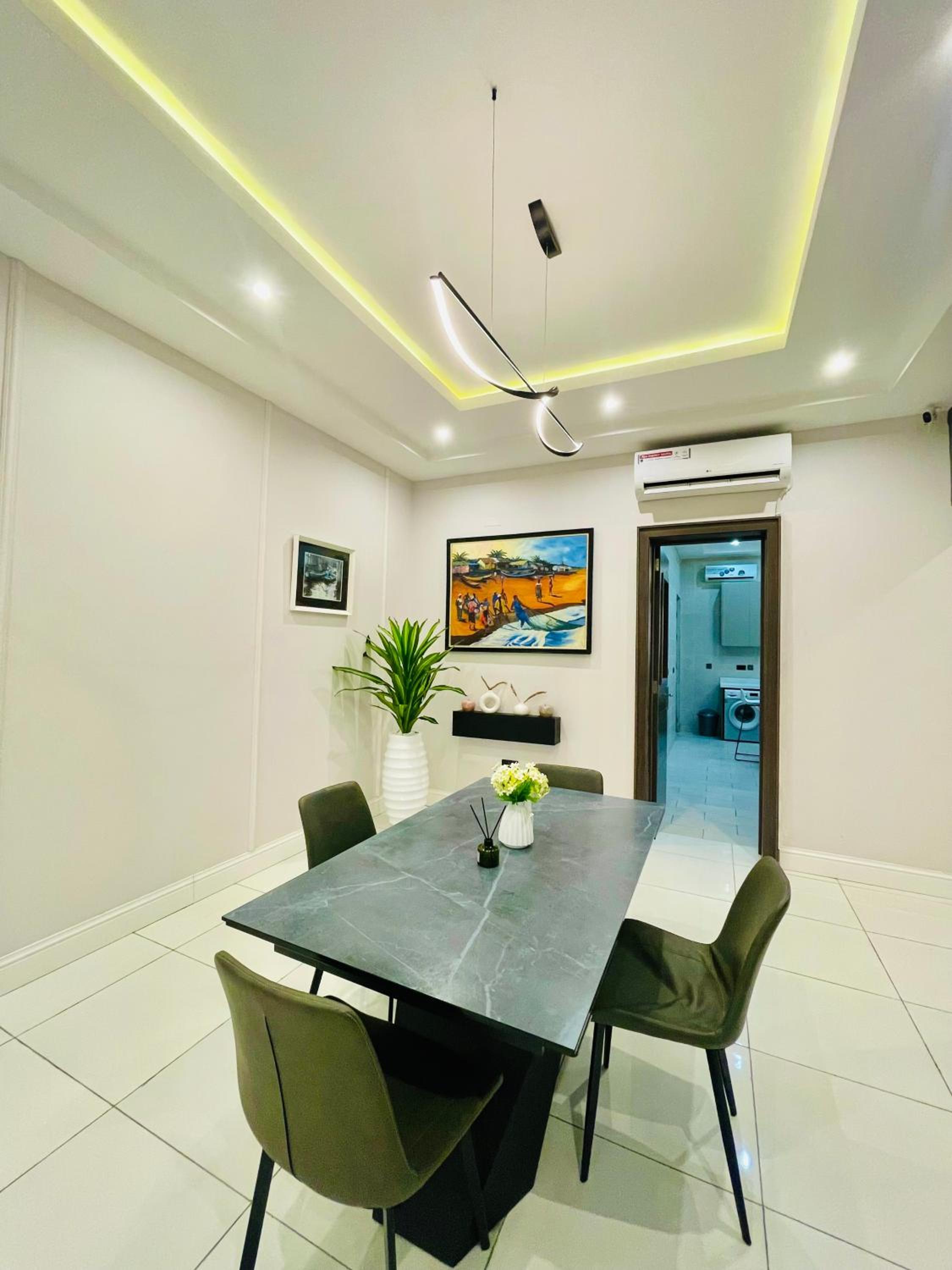 Kentia Apartment