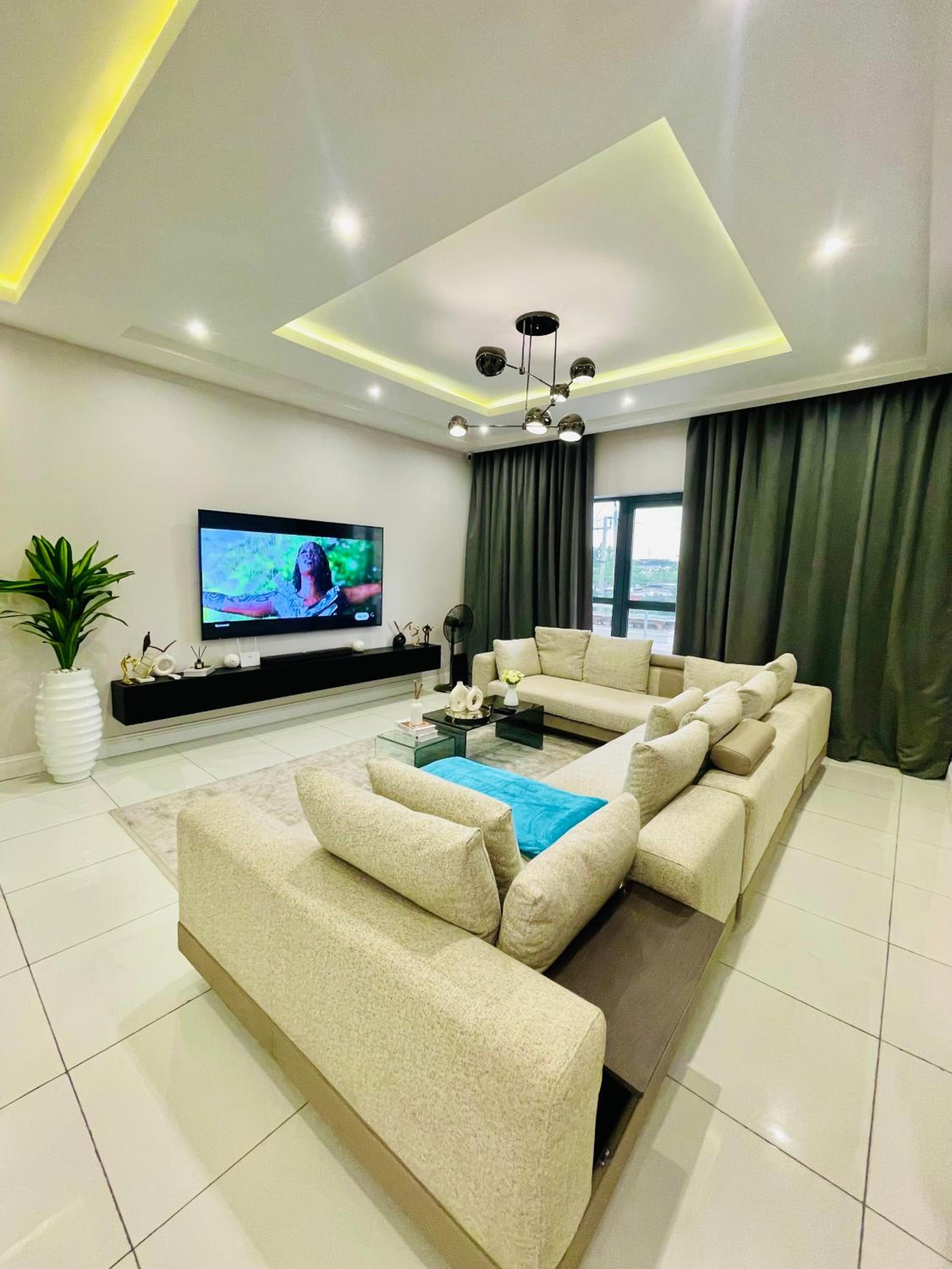 Kentia Apartment